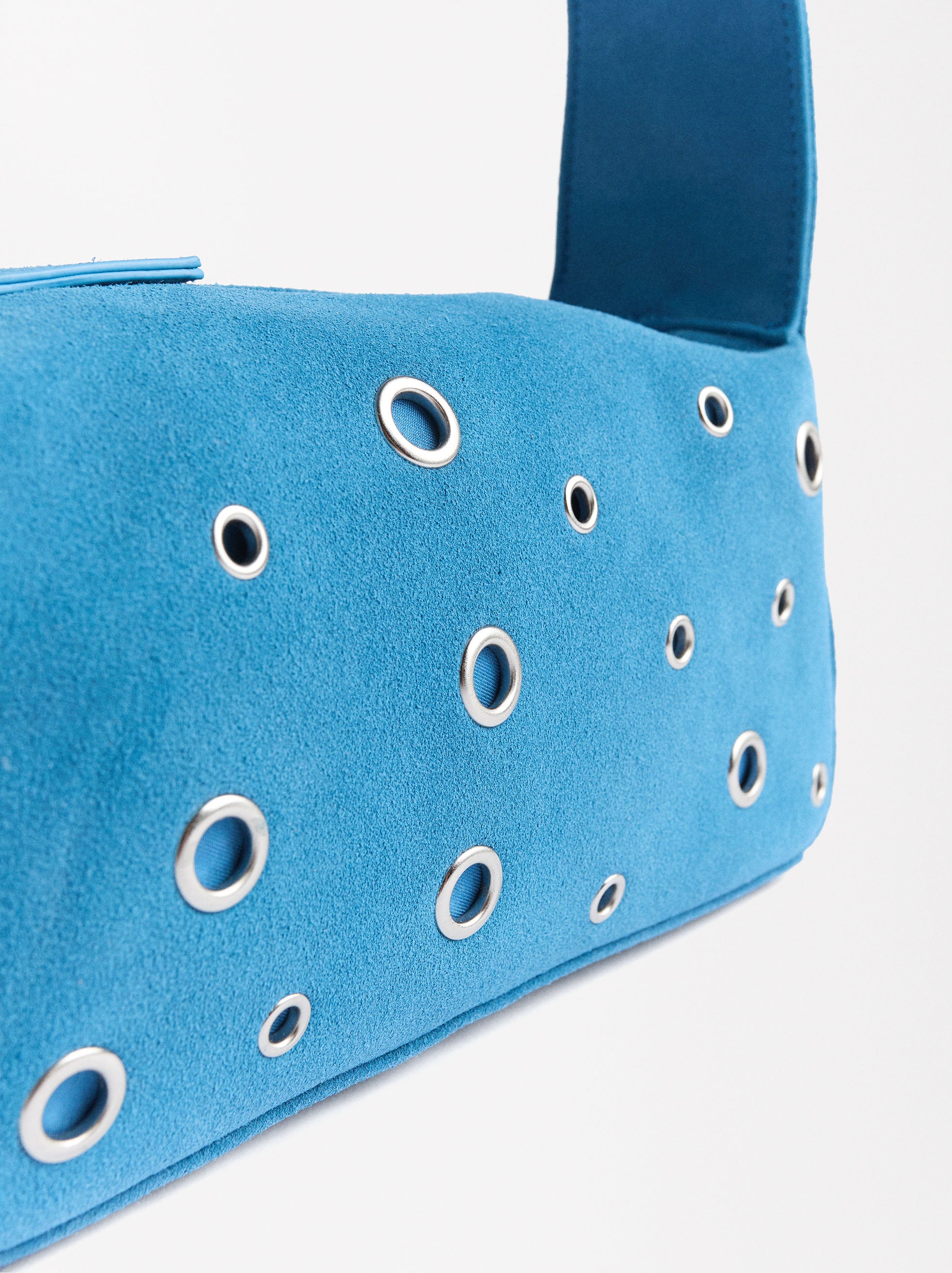 Bolso De Hombro De Piel Con Detalle De Tachuelas