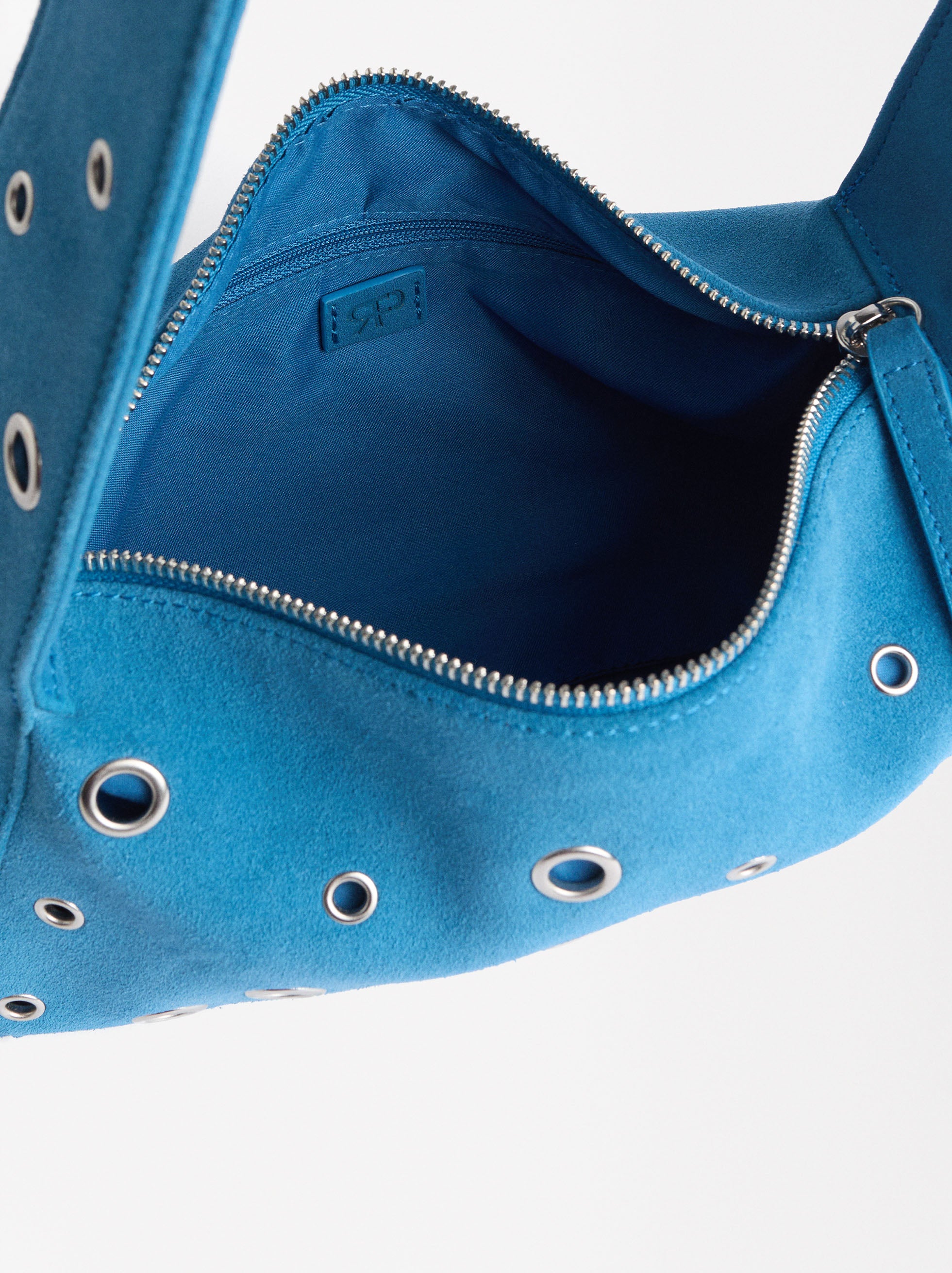 Bolso De Hombro De Piel Con Detalle De Tachuelas