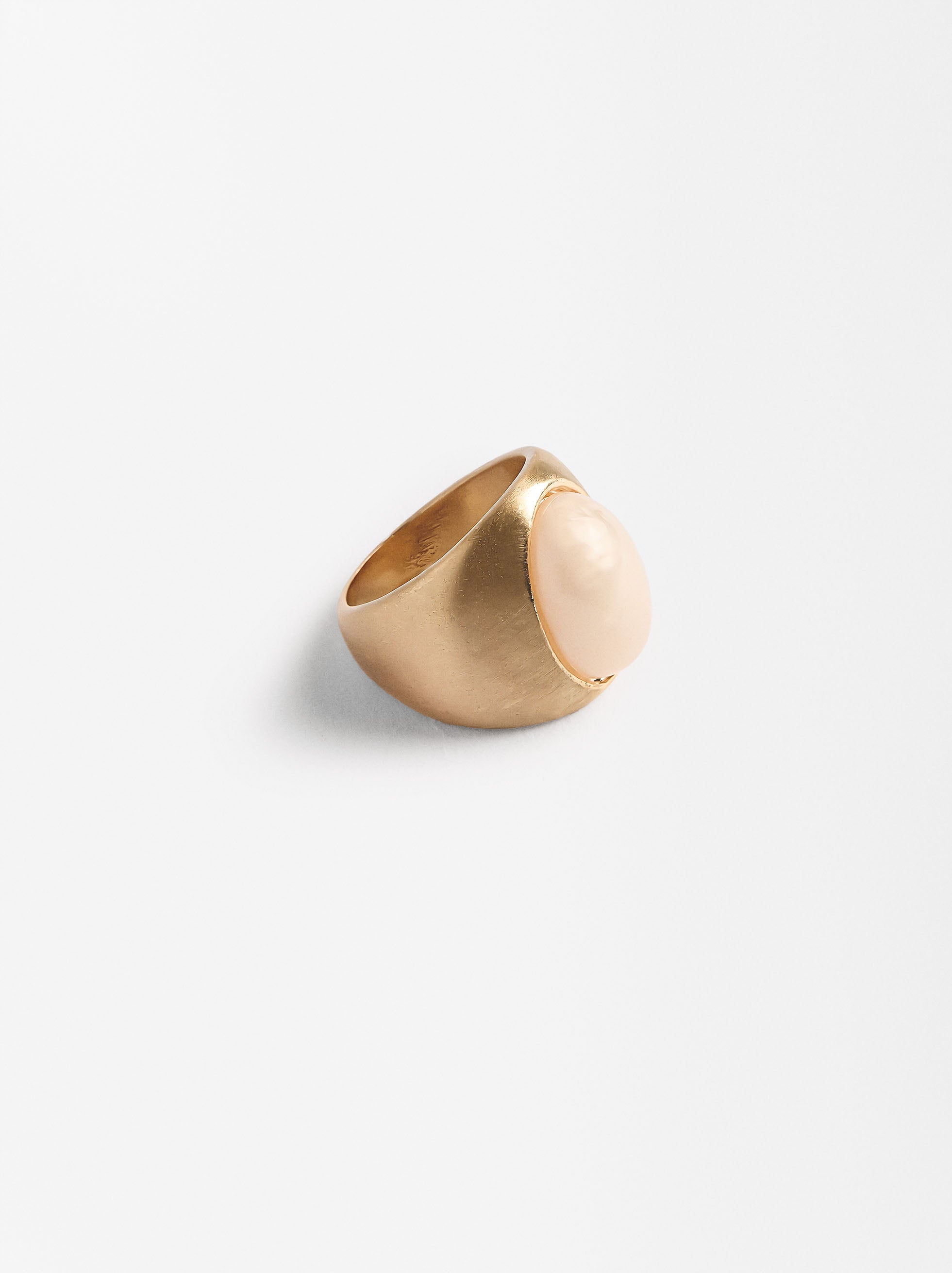 Anillo Ovalado Con Resina