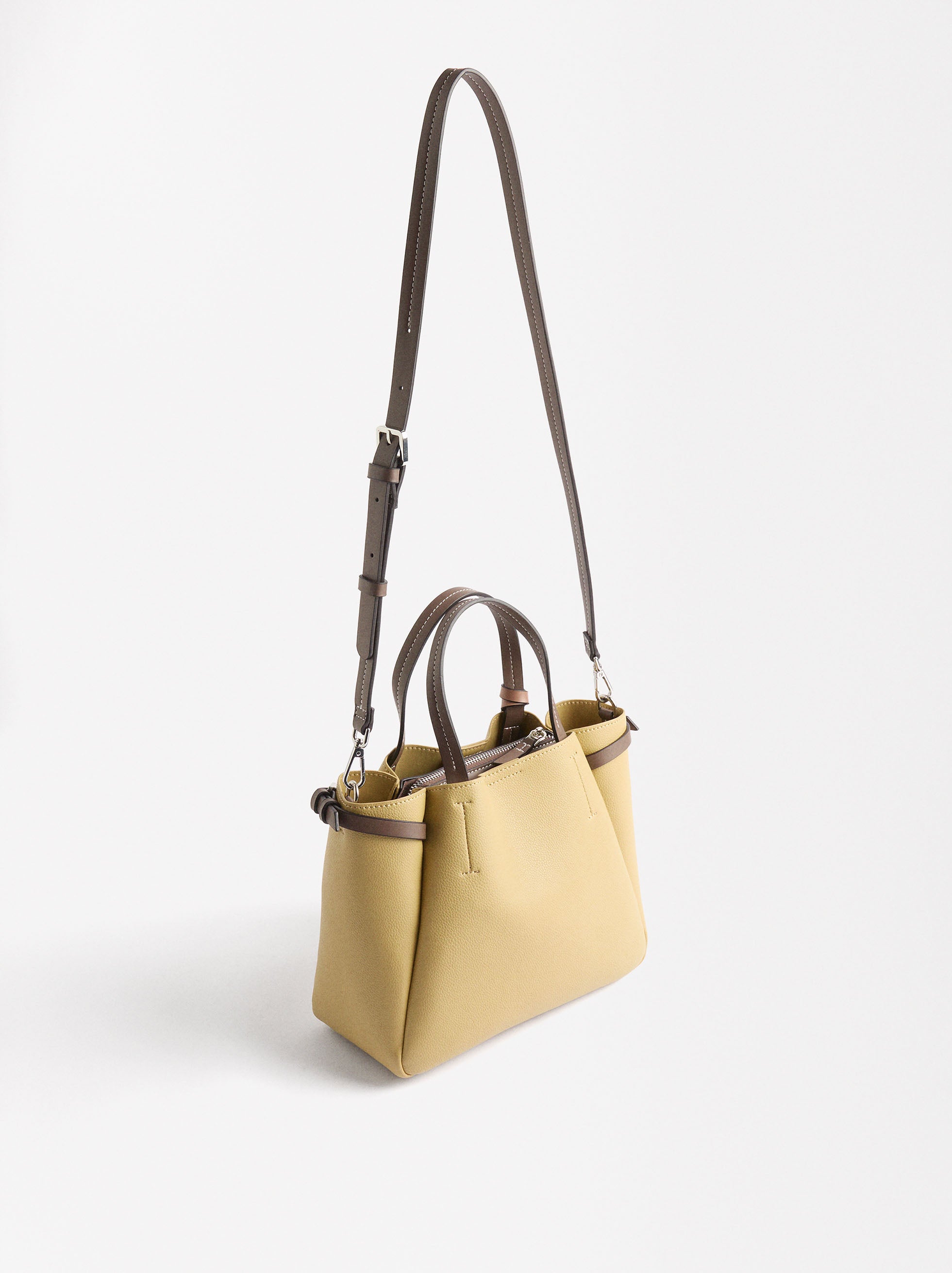 Cartera Tote Con Colgante