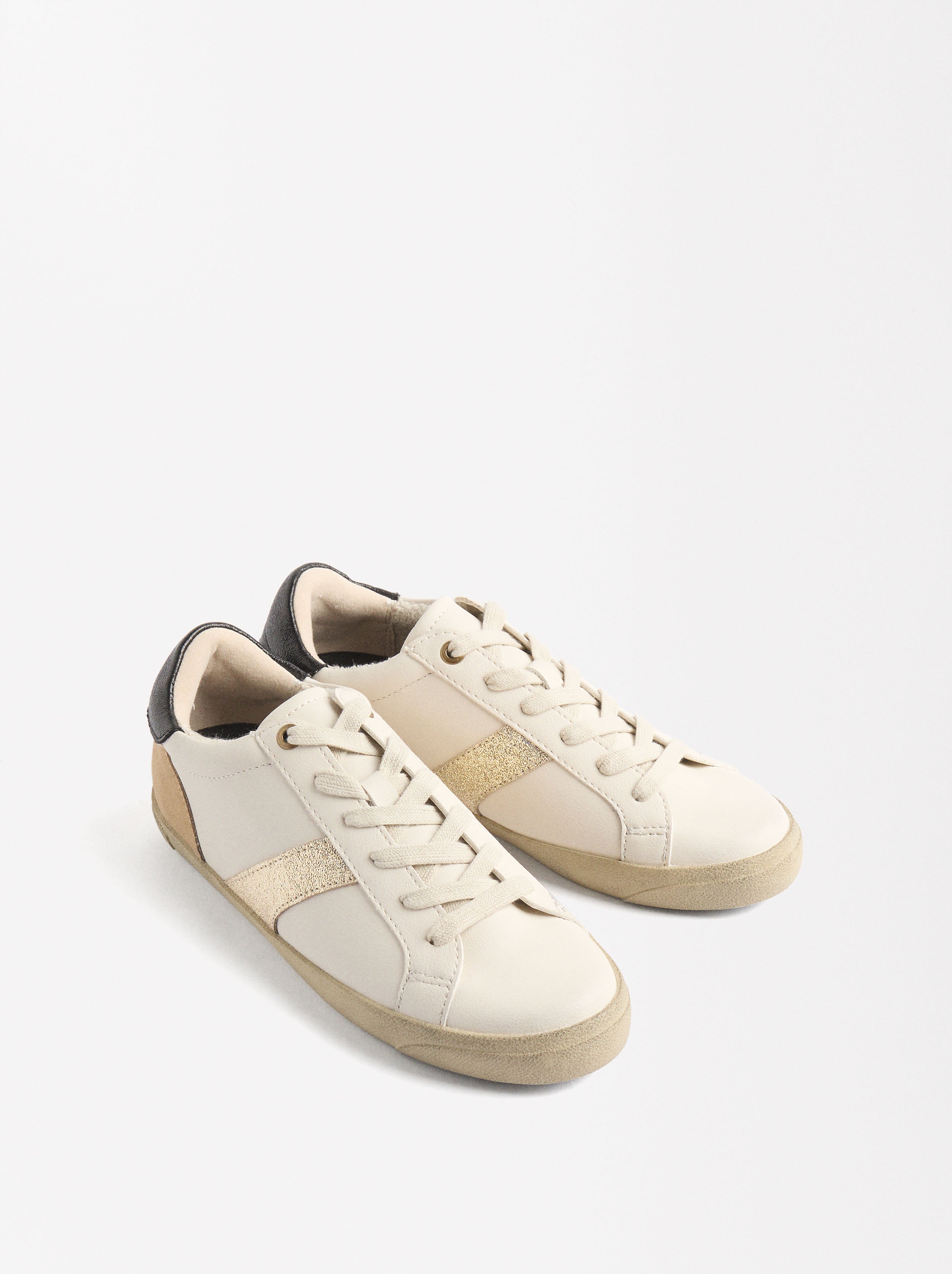 Zapatillas Con Contraste