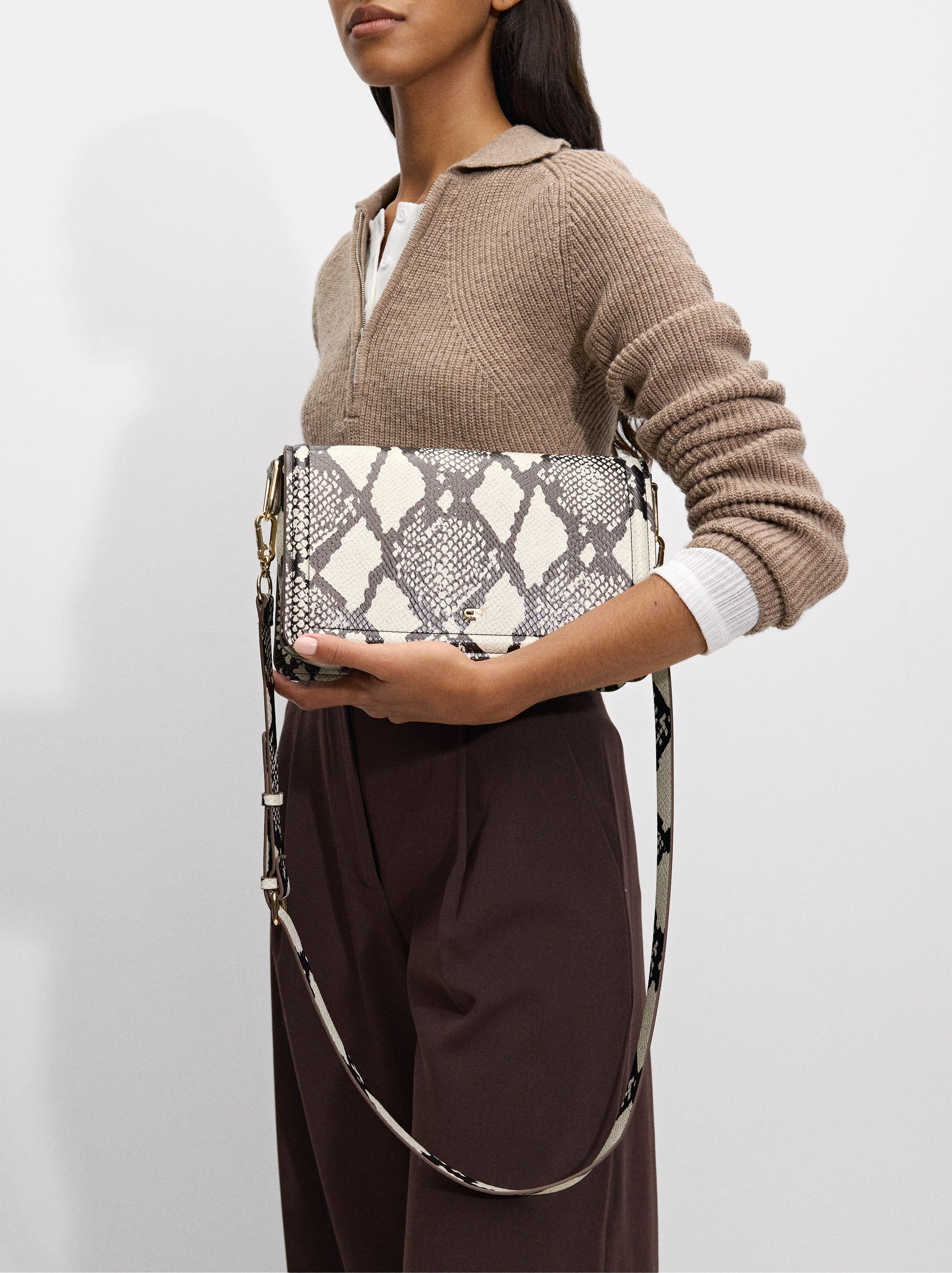 Bolso De Hombro Con Estampado Y Grabado Animal