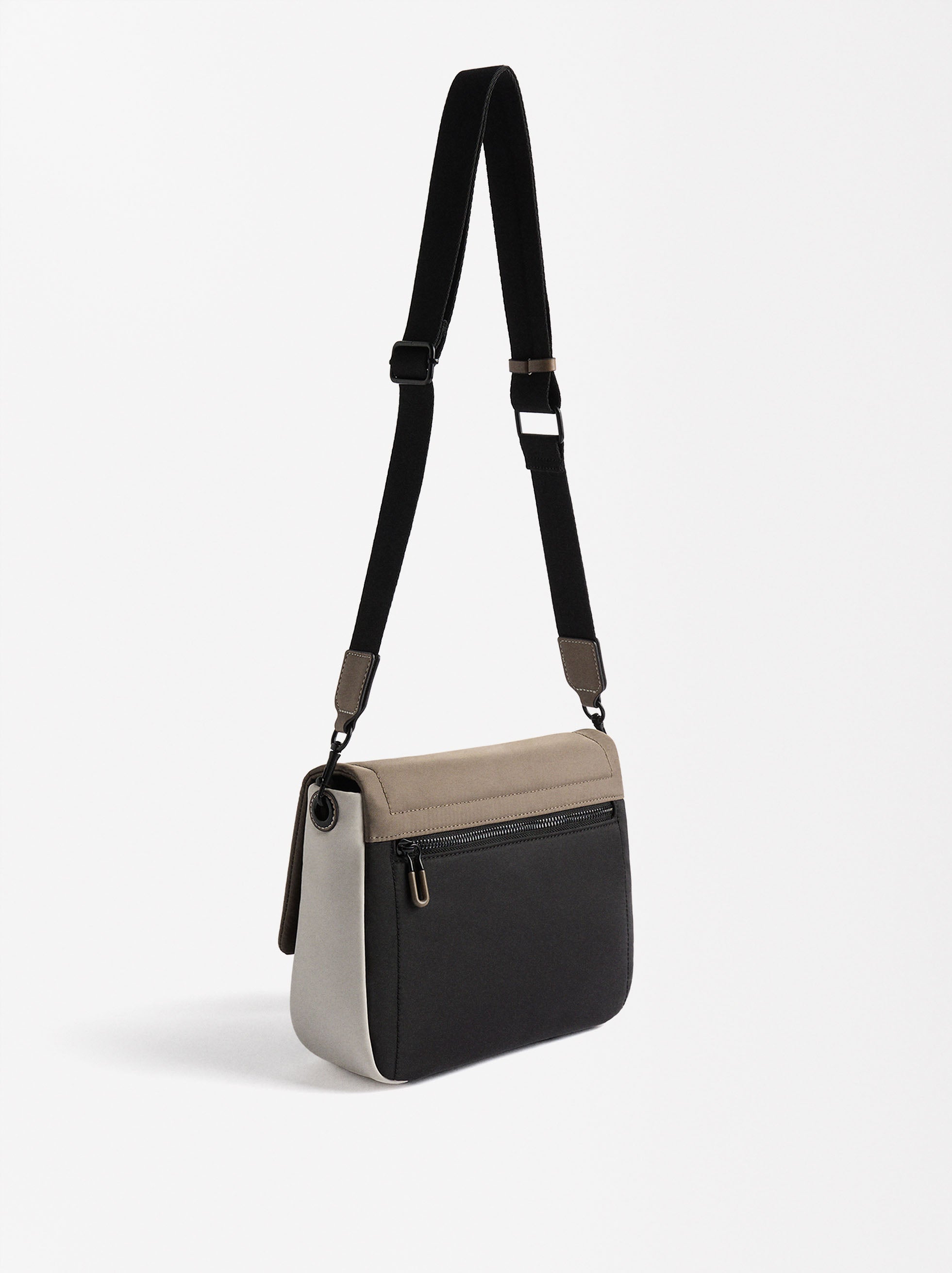 Cartera Bandolera De Nylon Con Cierre De Solapa