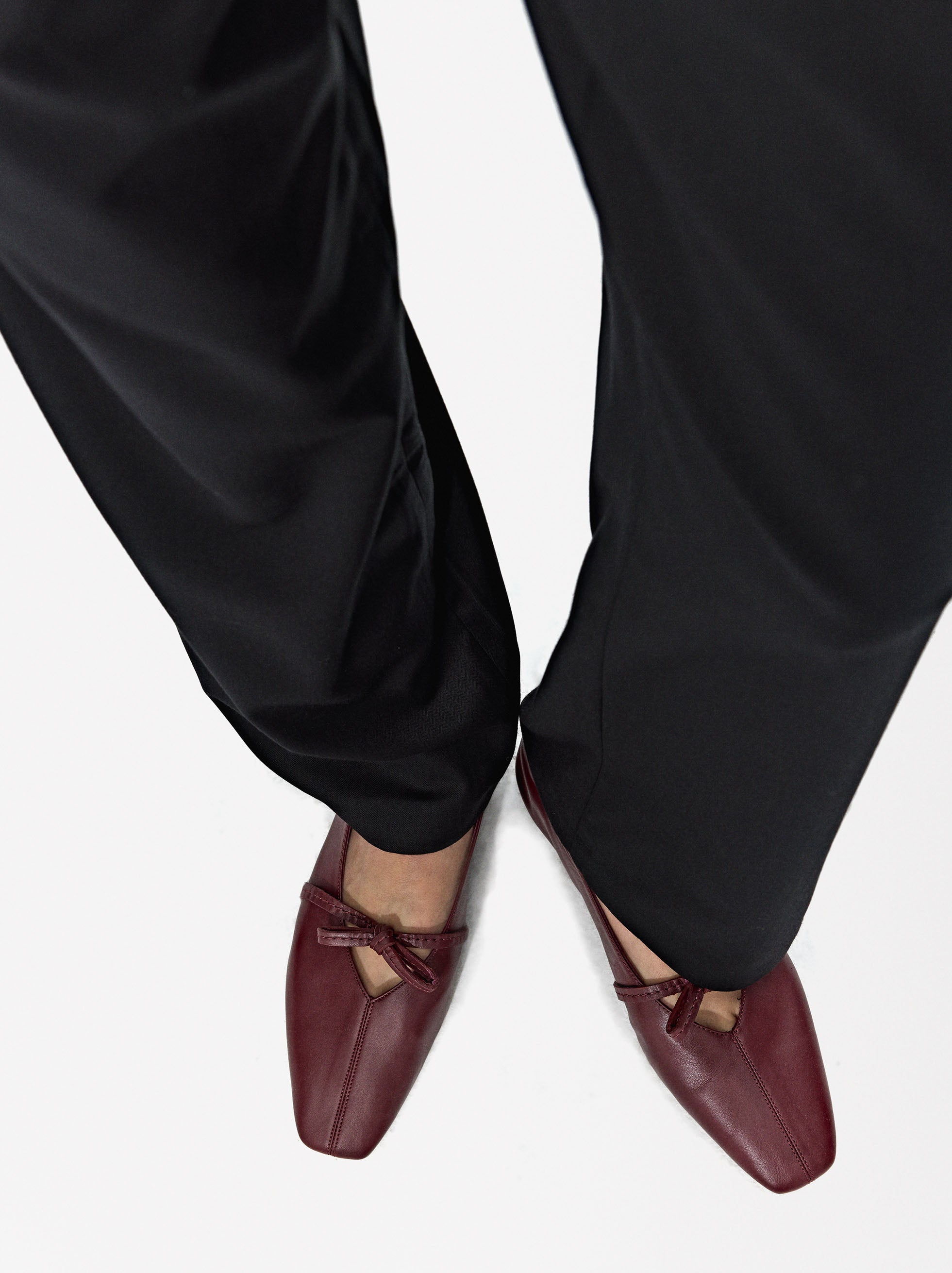 Bailarina De Piel Con Lazo