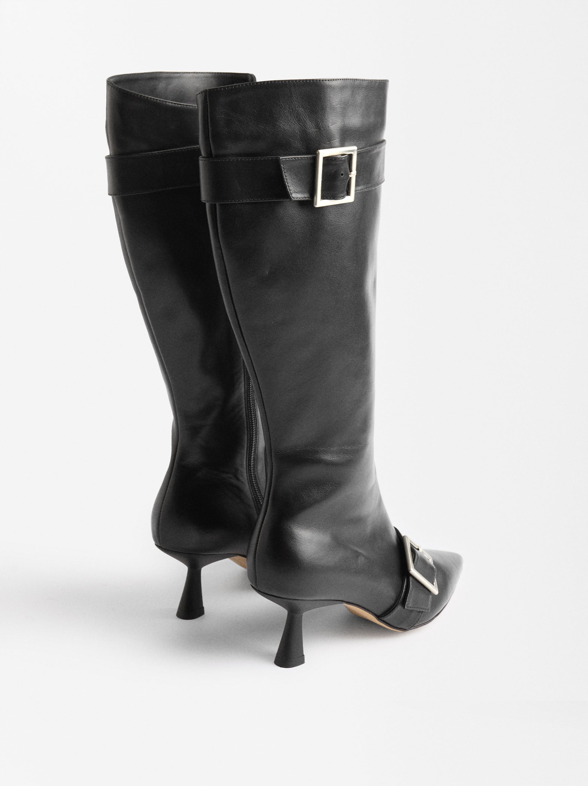 Botas Altas De Cuero Con Hebillas