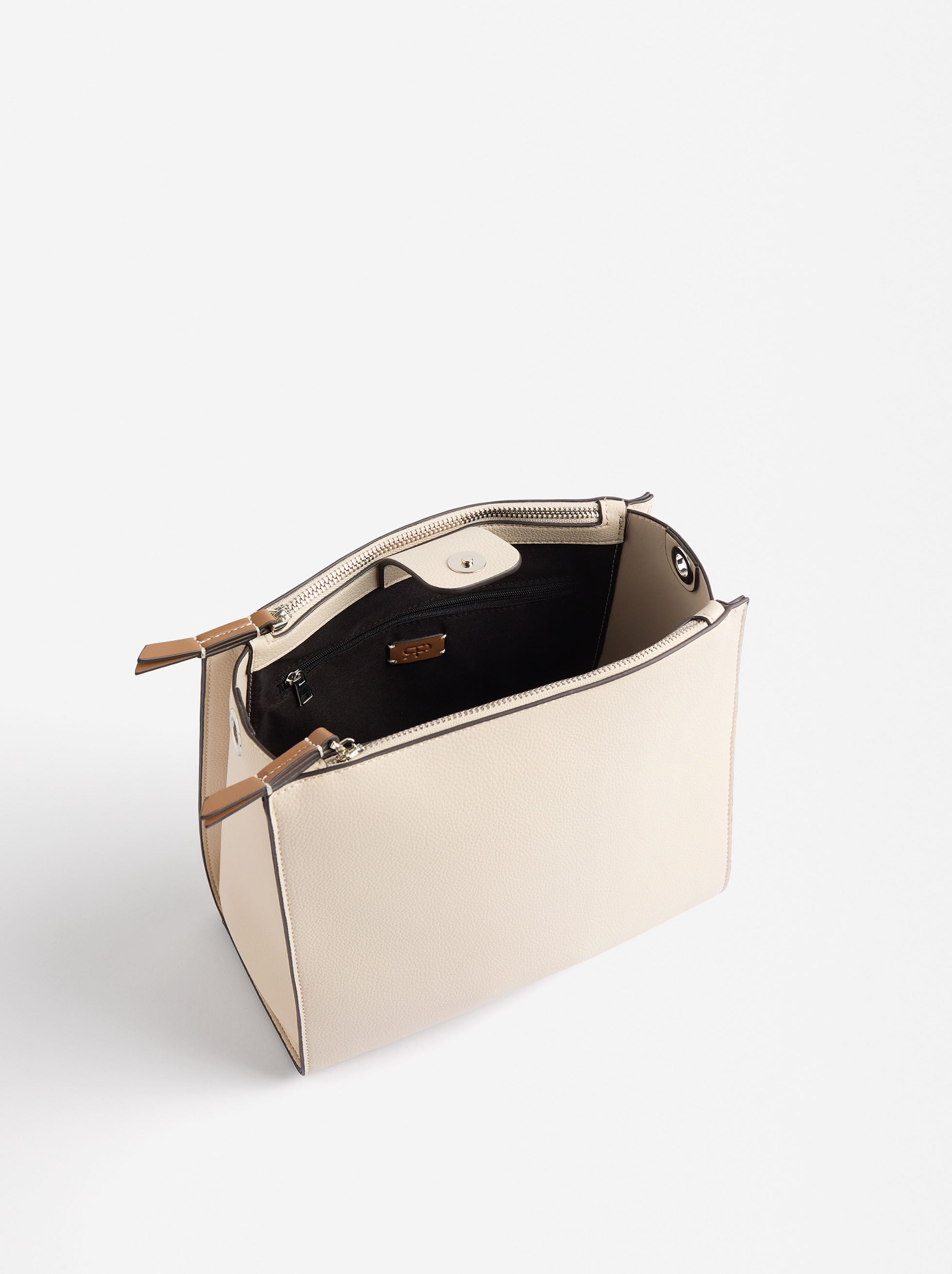 Cartera De Hombro Con Colgante