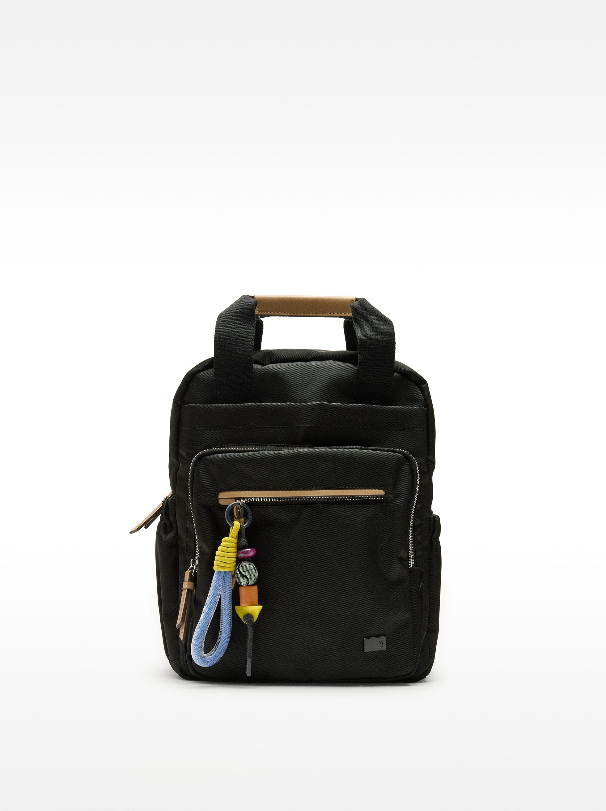 Mochila De Nylon Con Colgante