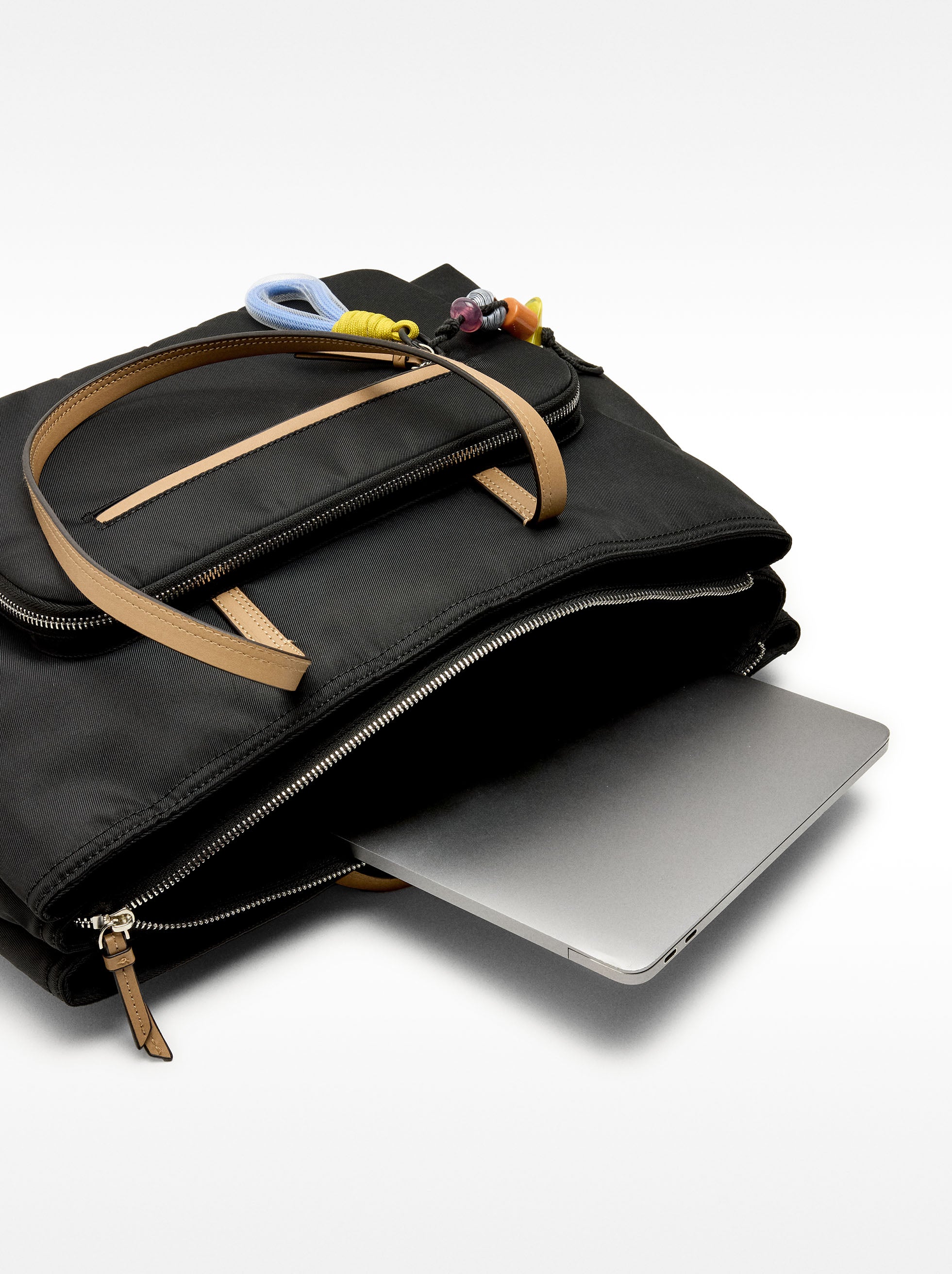 Bolso Efecto Nylon Para Portátil De 13"