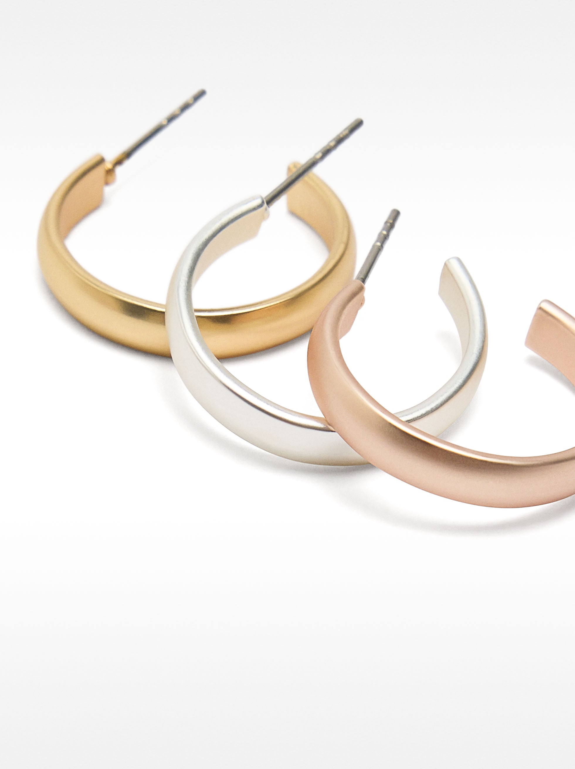 Set De Aretes Pequeños Básicos