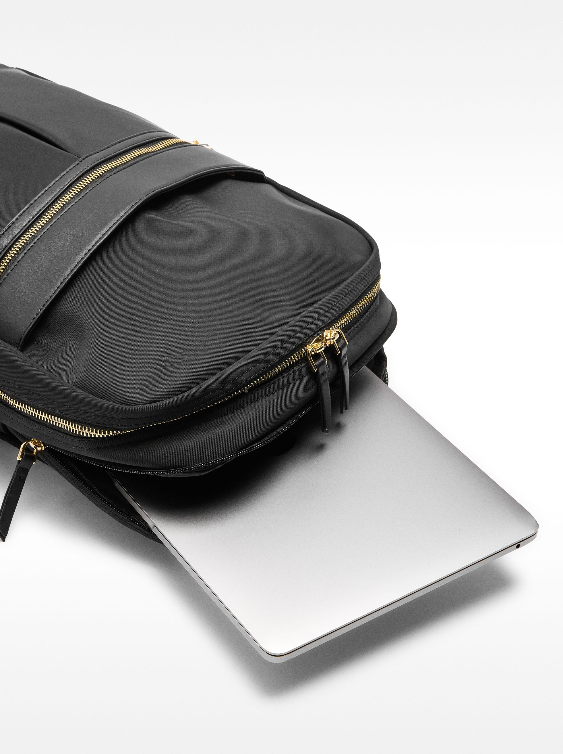 Mochila De Nylon Para Ordenador Portátil De 15"
