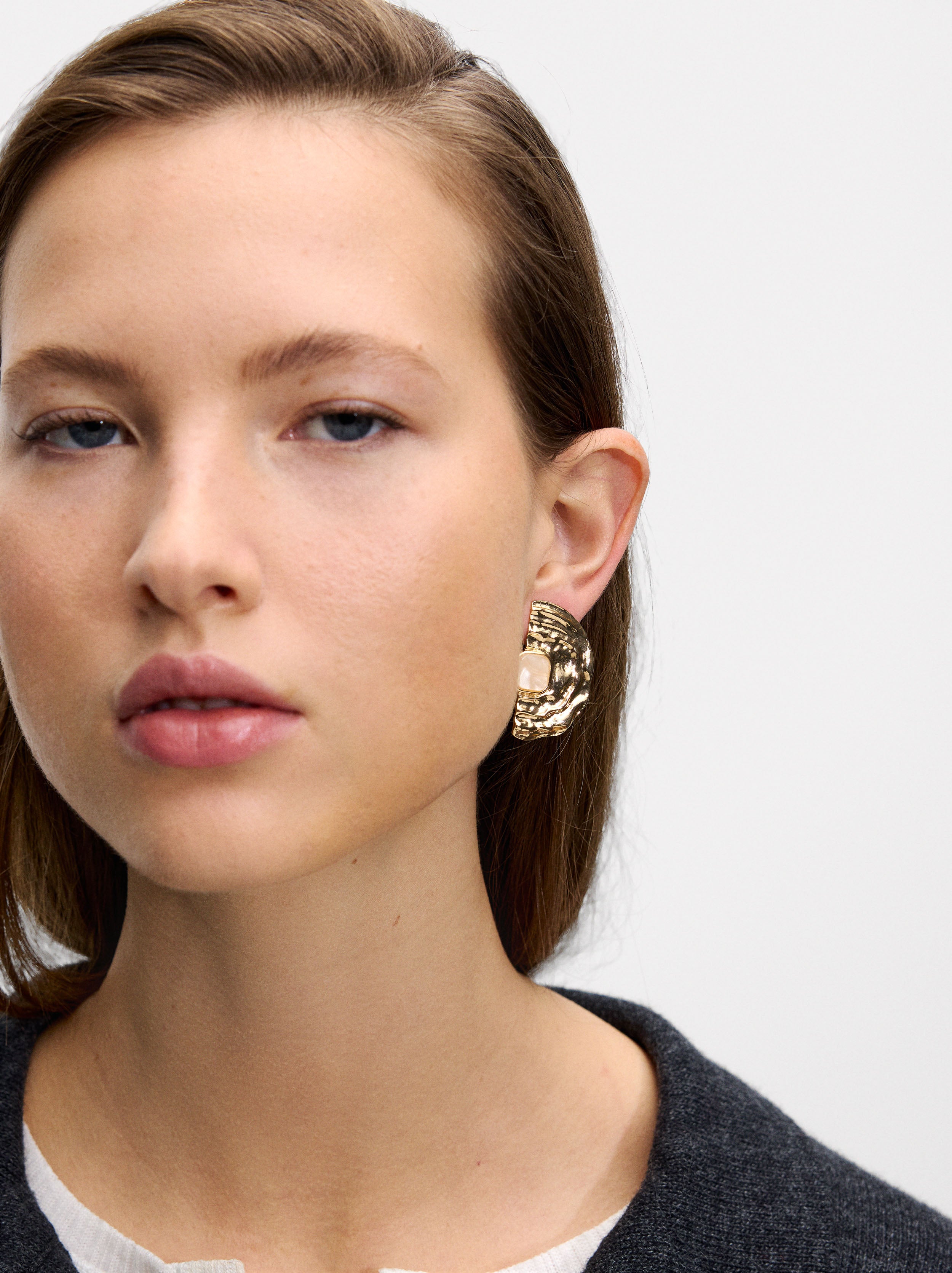 Aretes De Resina Con Efecto Martillado
