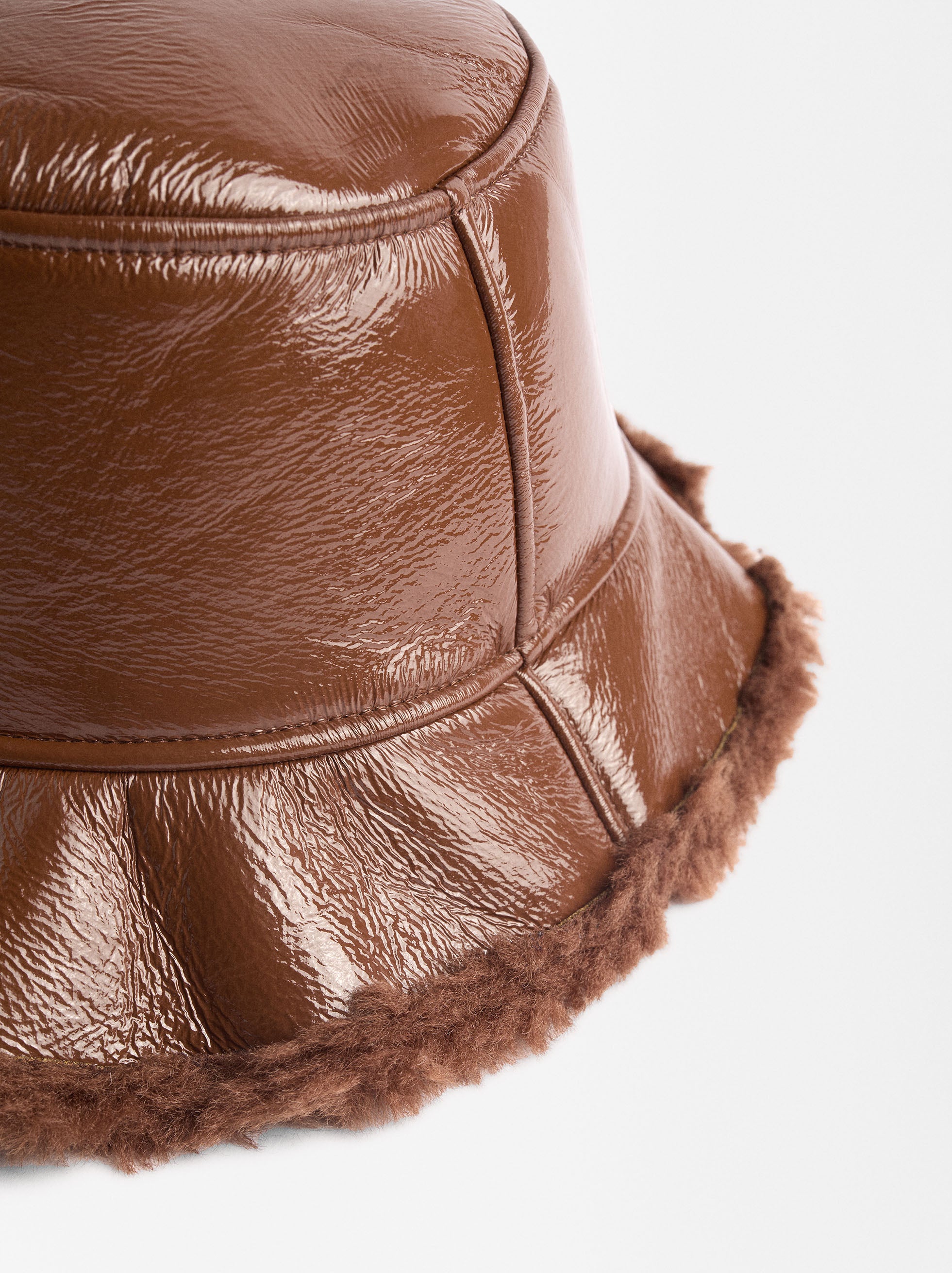 Gorro Bucket Impermeable Charol