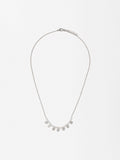 Collar Con Medallas Y Perlas
