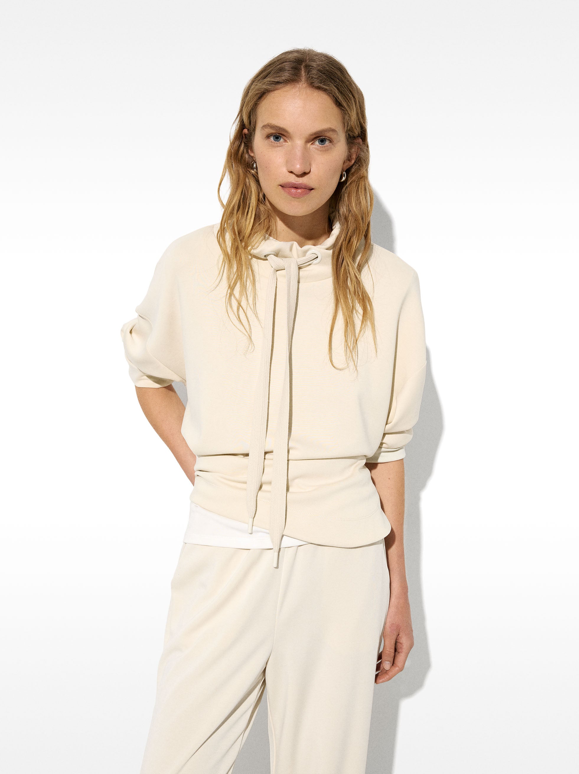 Sudadera Modal De Cuello Alto