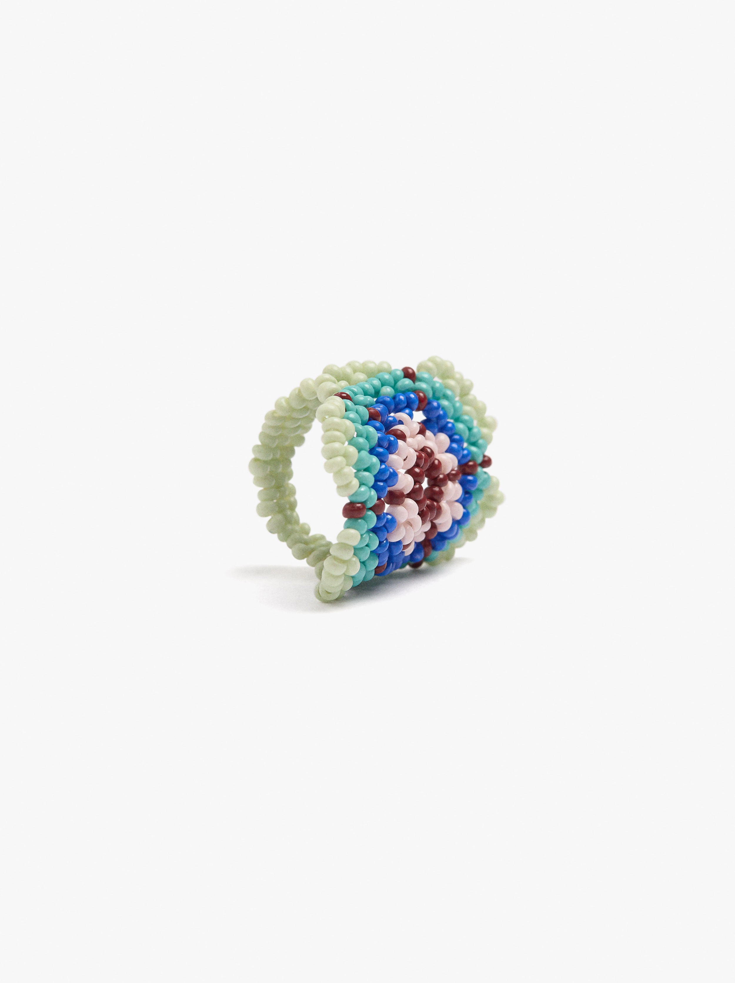 Anillo Con Flor De Abalorios