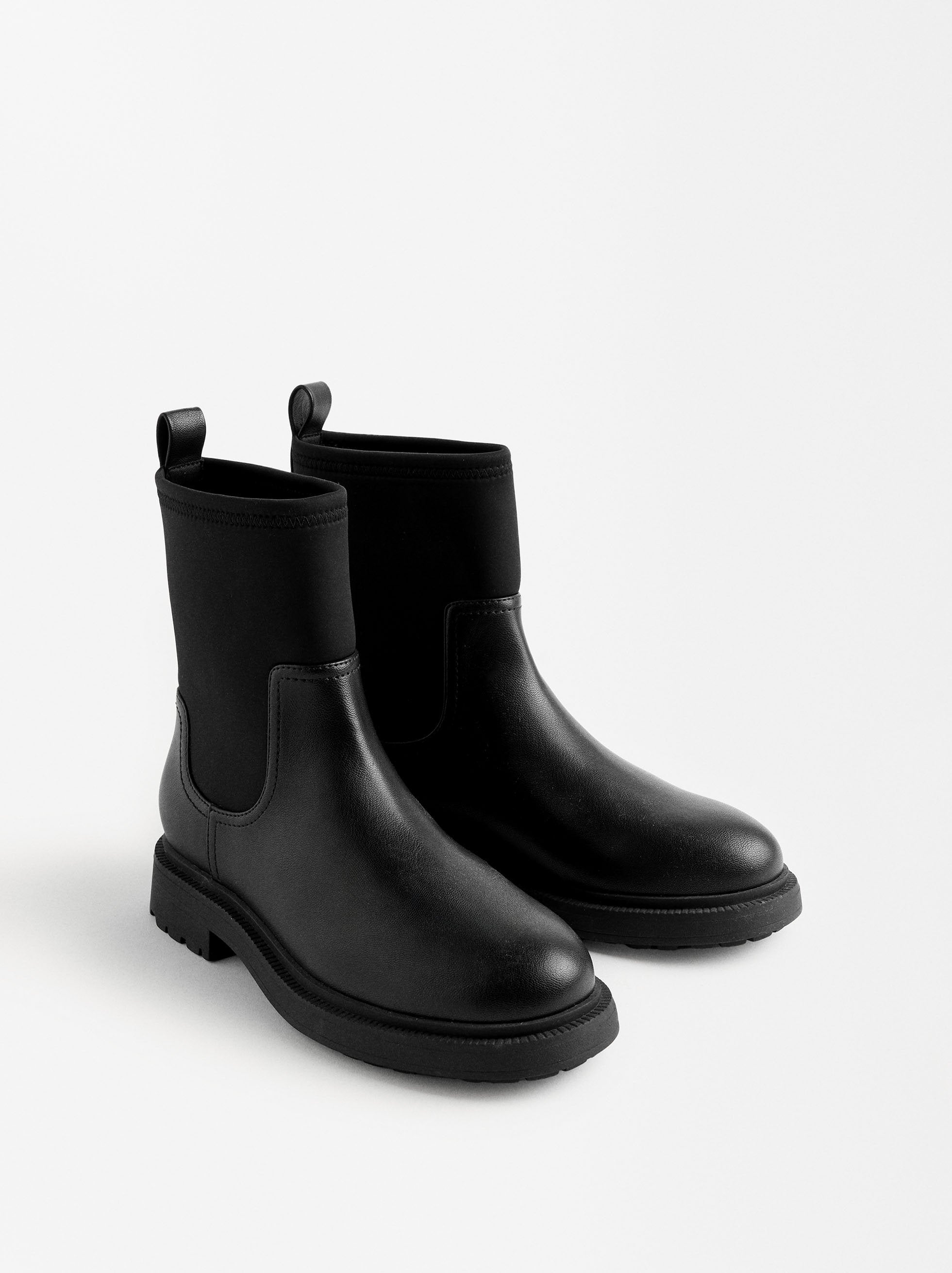 Botines Planos Con Elástico Efecto Neopreno