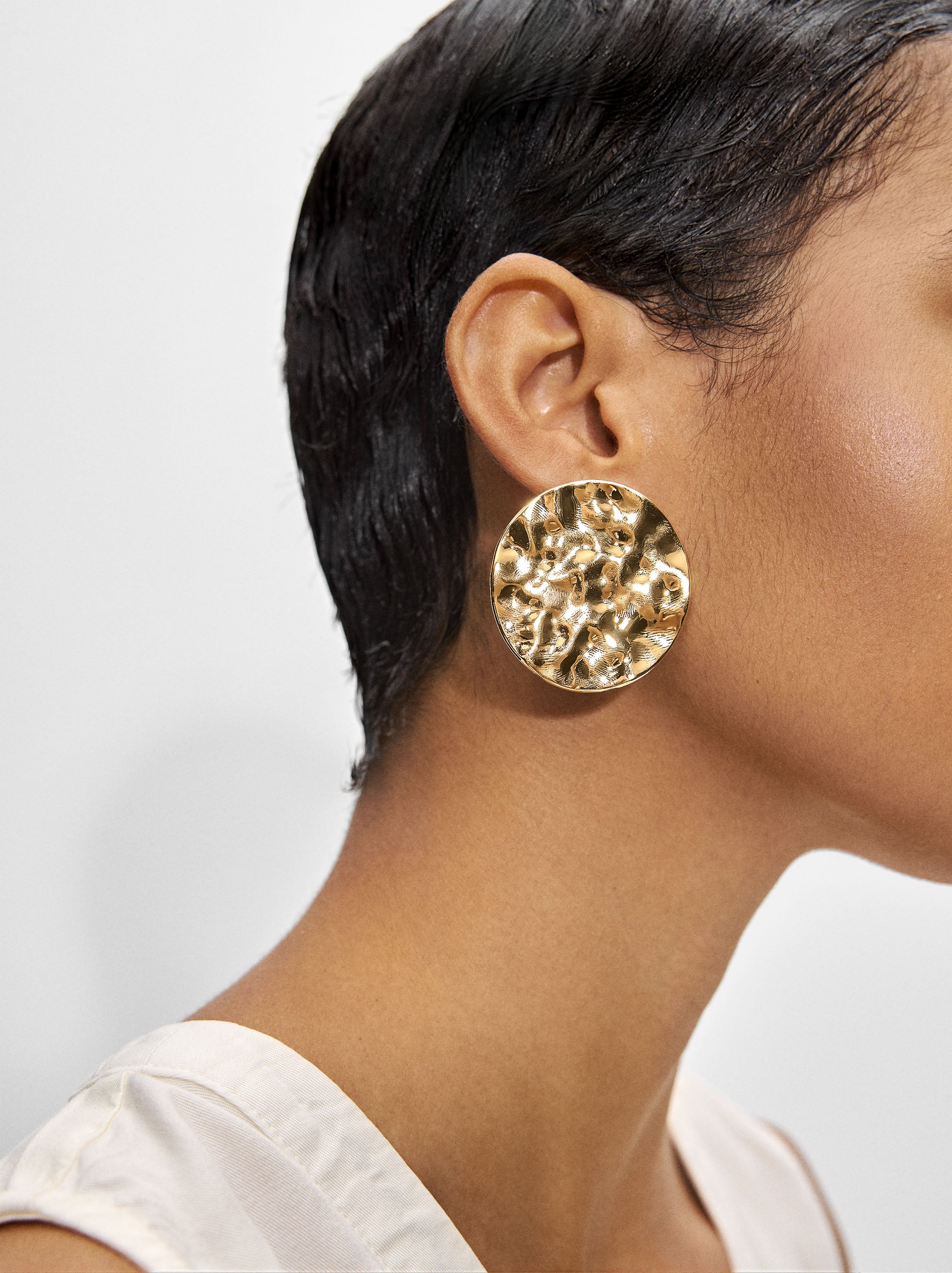 Aretes Redondos Efecto Martillado