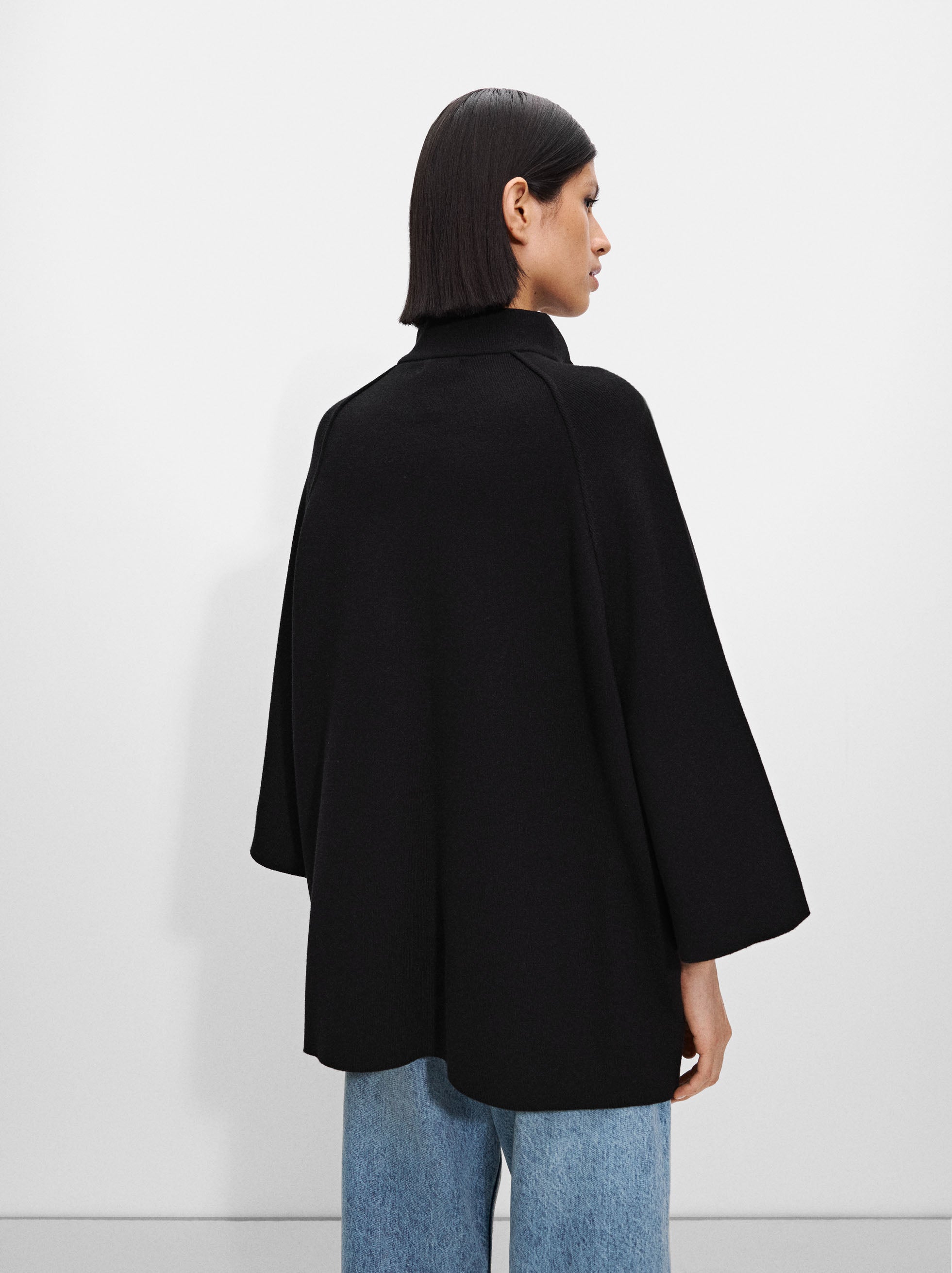Poncho De Punto Con Botones