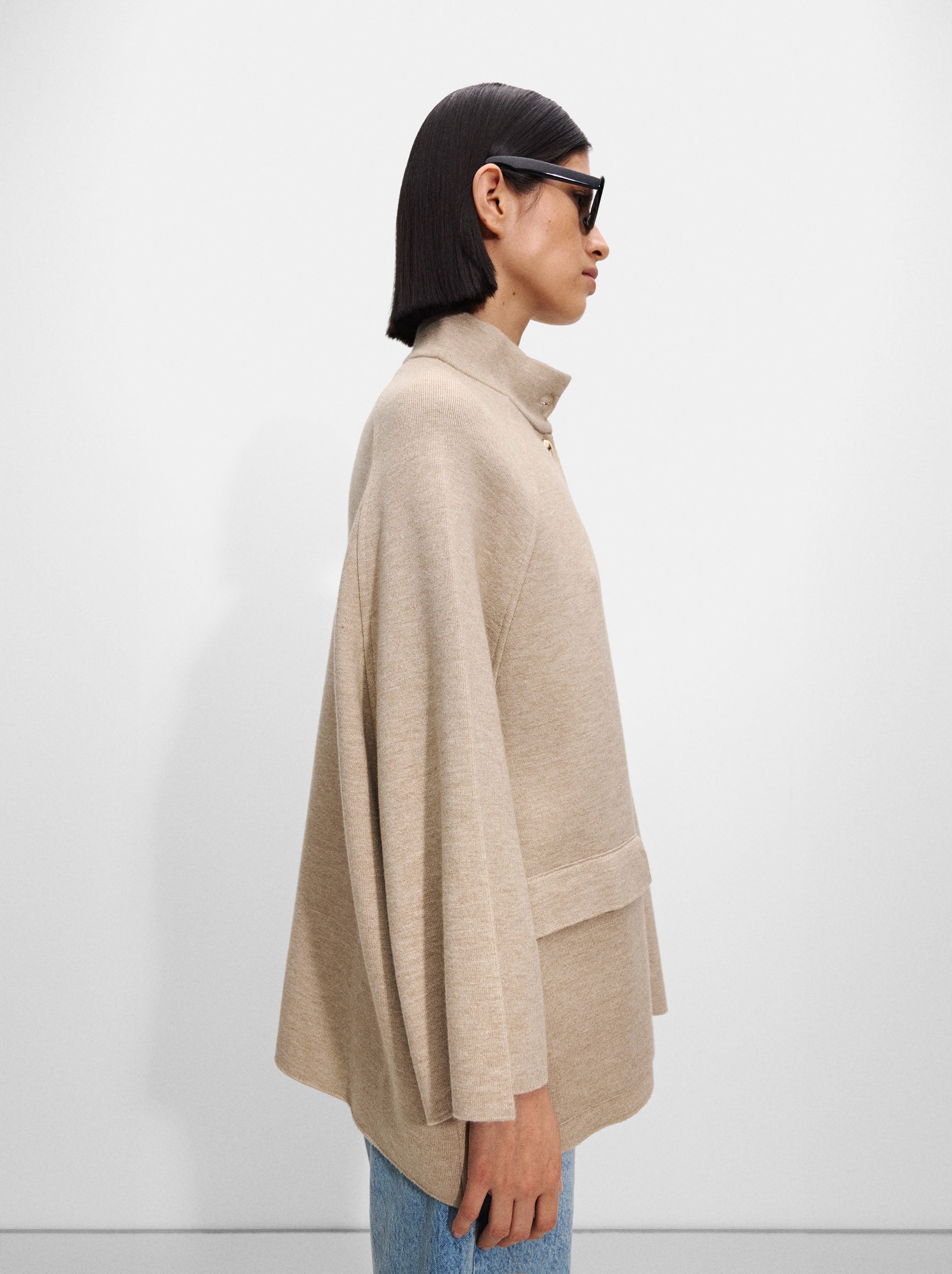 Poncho De Punto De Cuello Alto