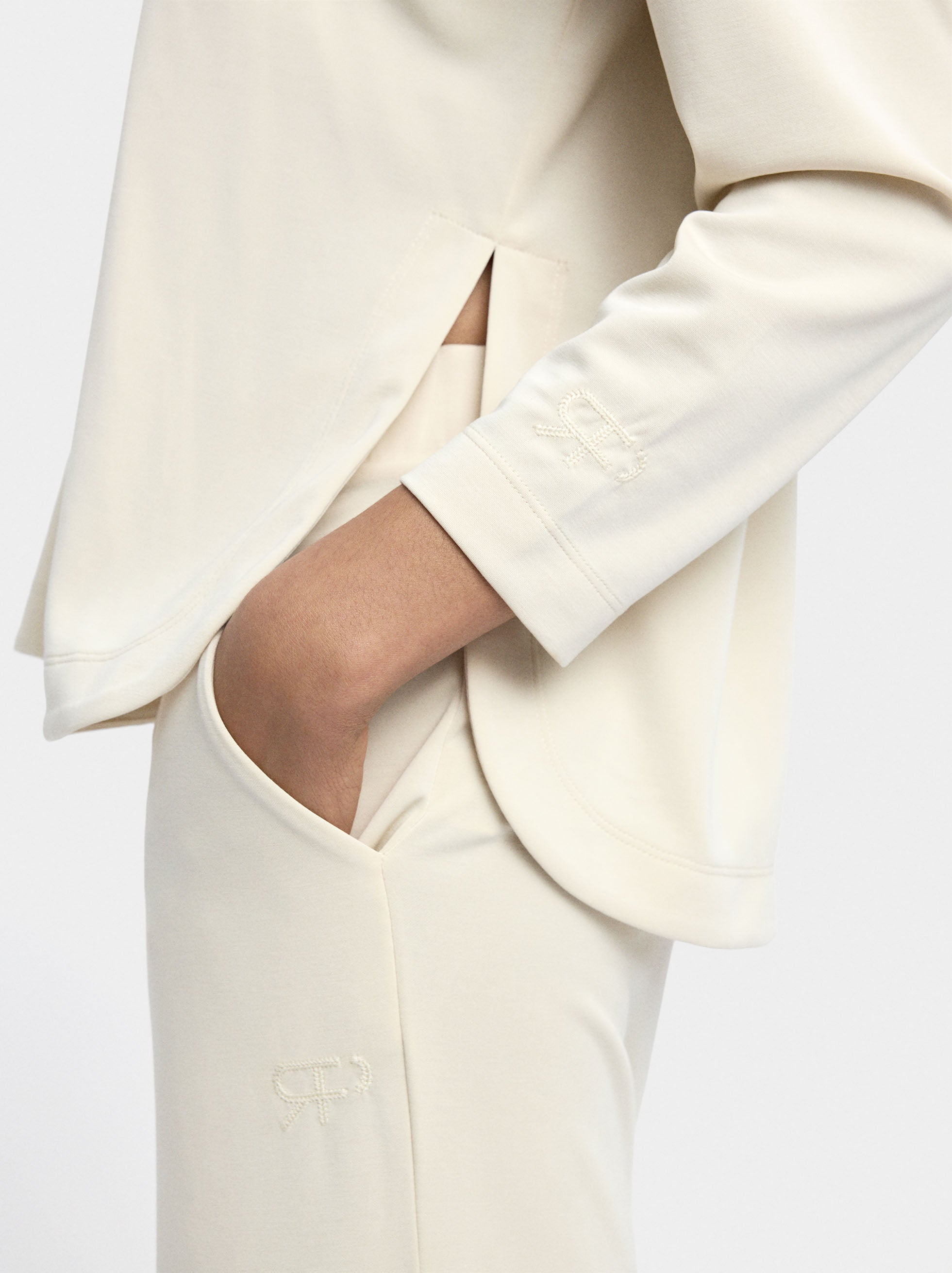 Pantalón Fluido Con Cintura Elástica