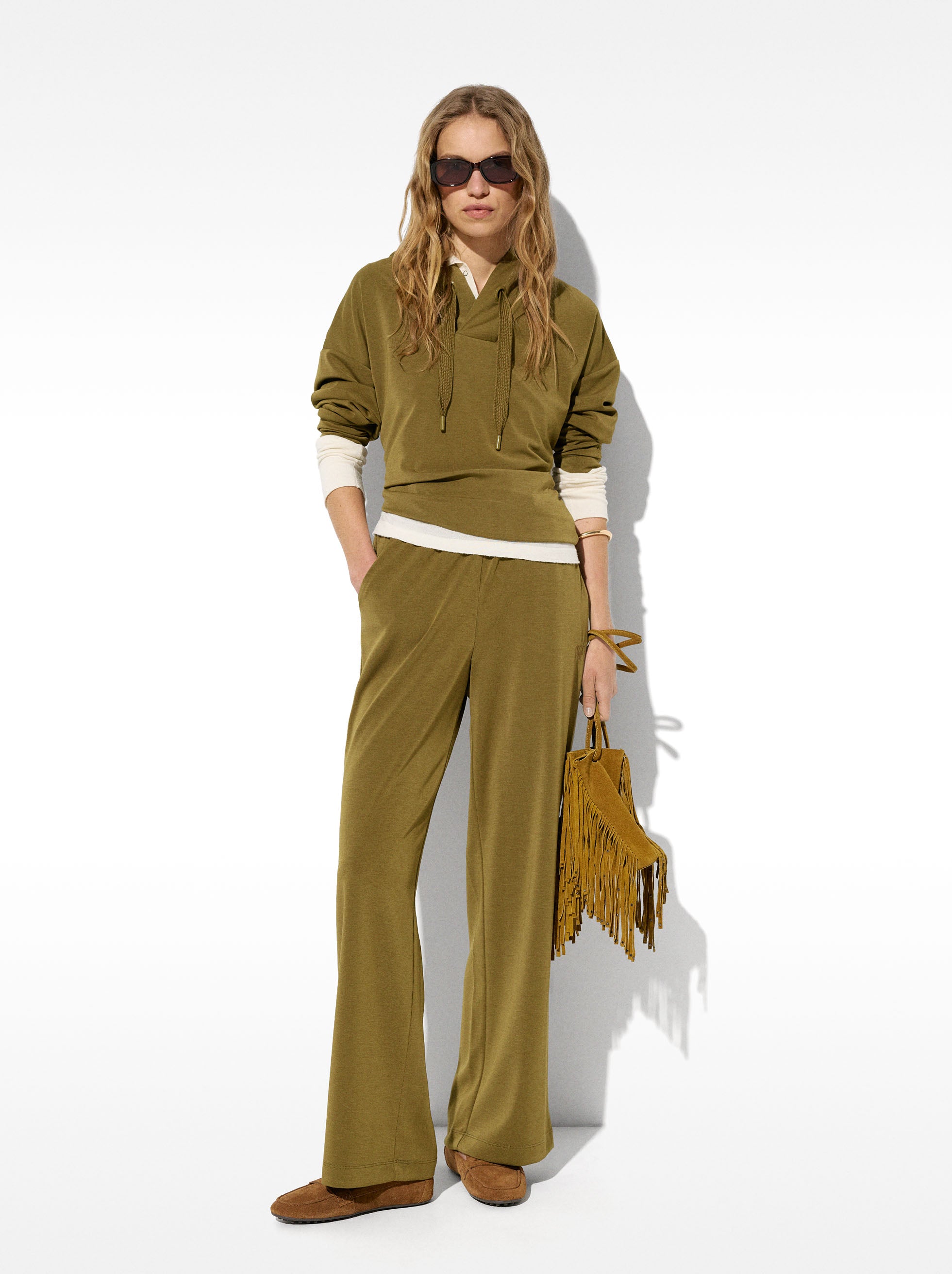 Pantalón Fluido Con Cintura Elástica