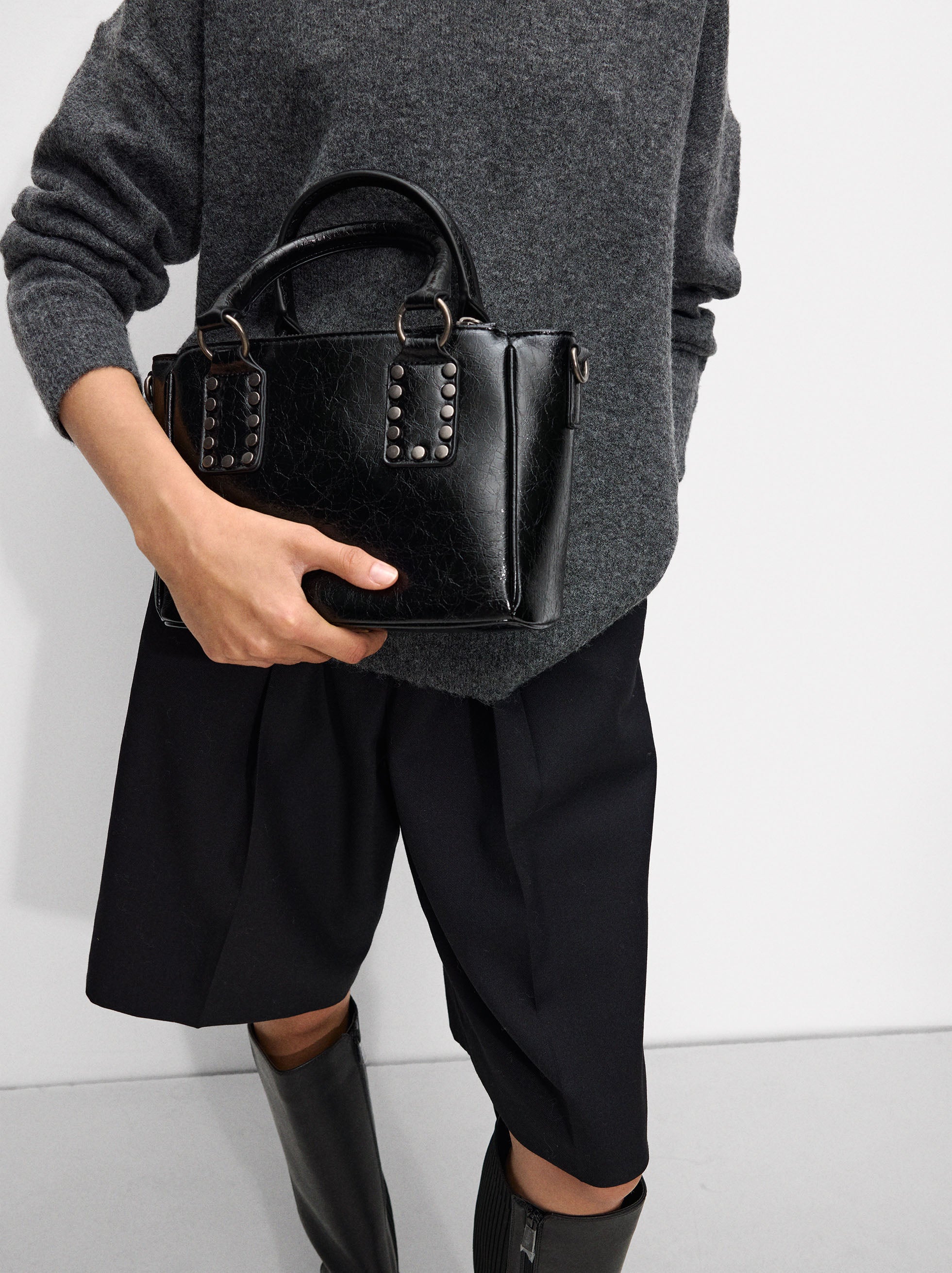 Bolso Tote Con Tachuelas