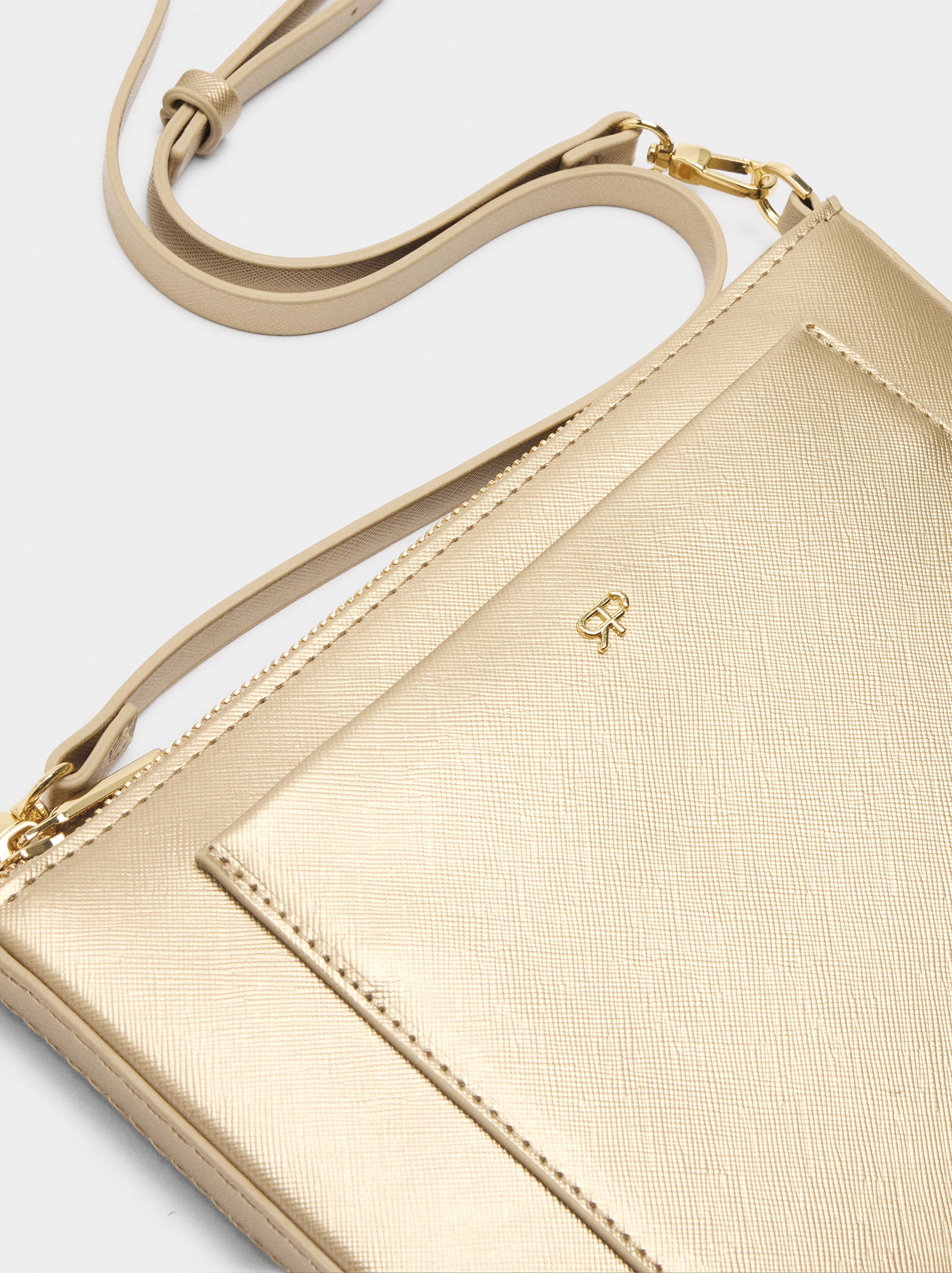 Bolso De Bandolera Con Textura