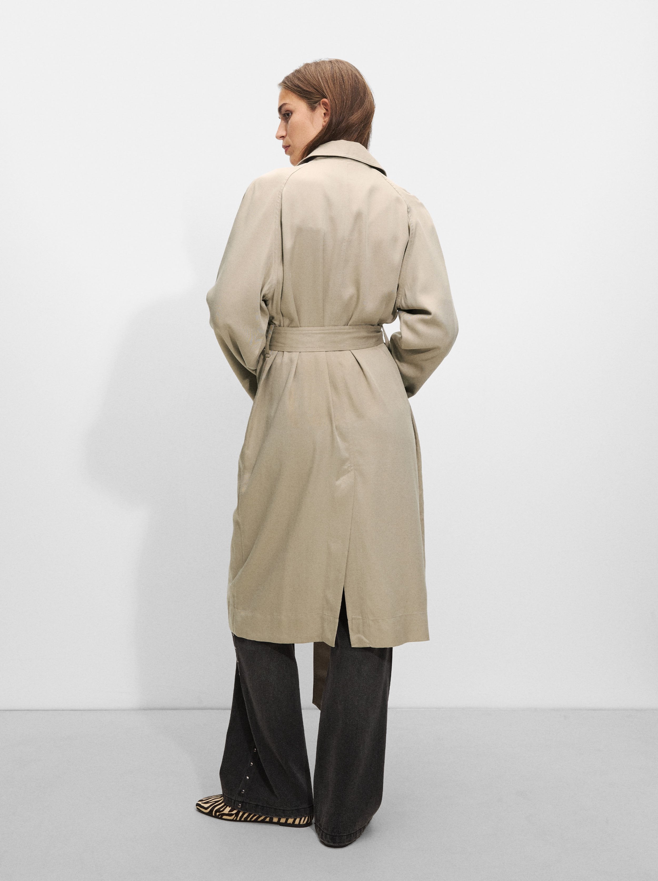 Gabardina Larga Con Bolsillos