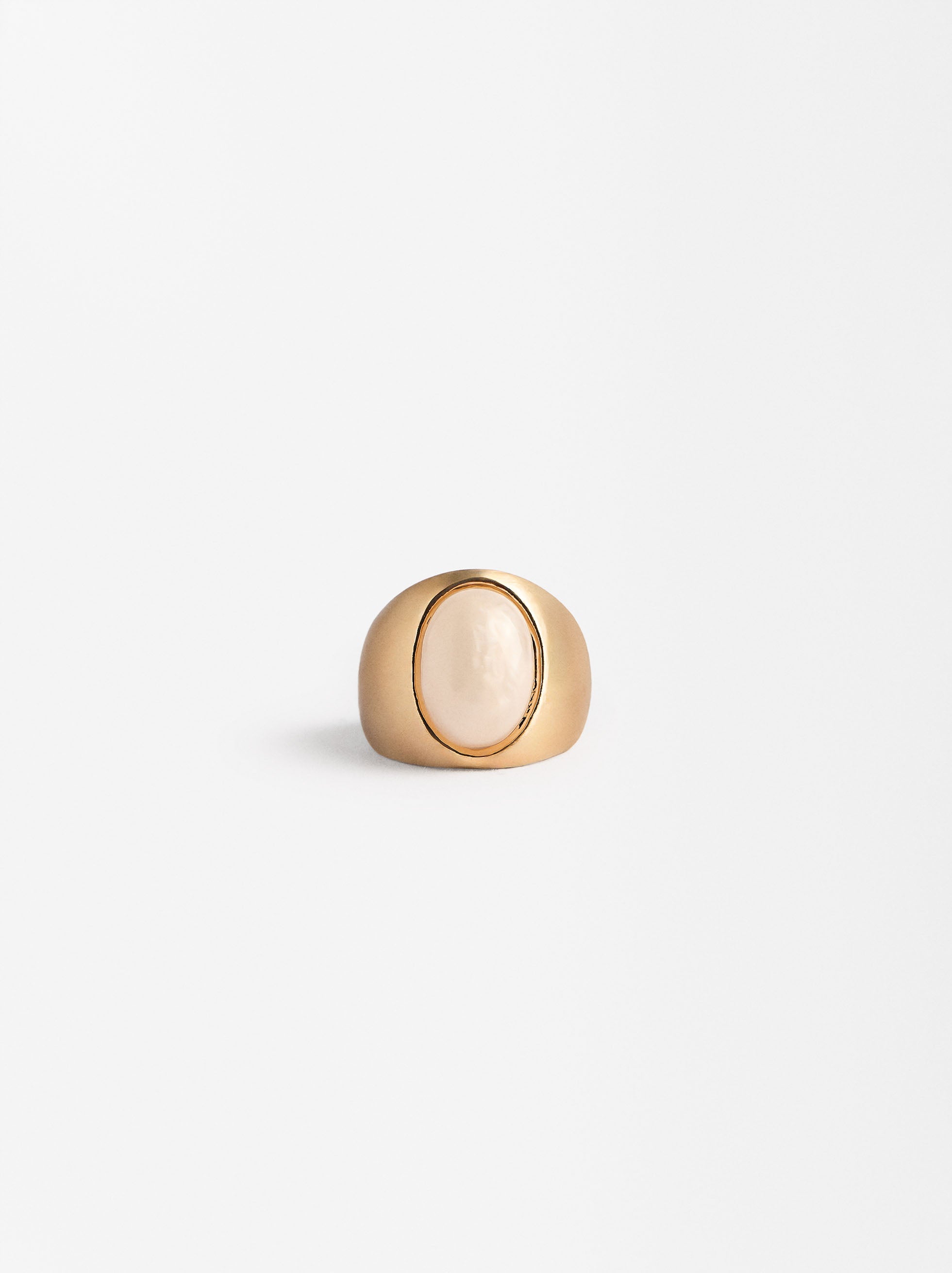 Anillo Ovalado Con Resina