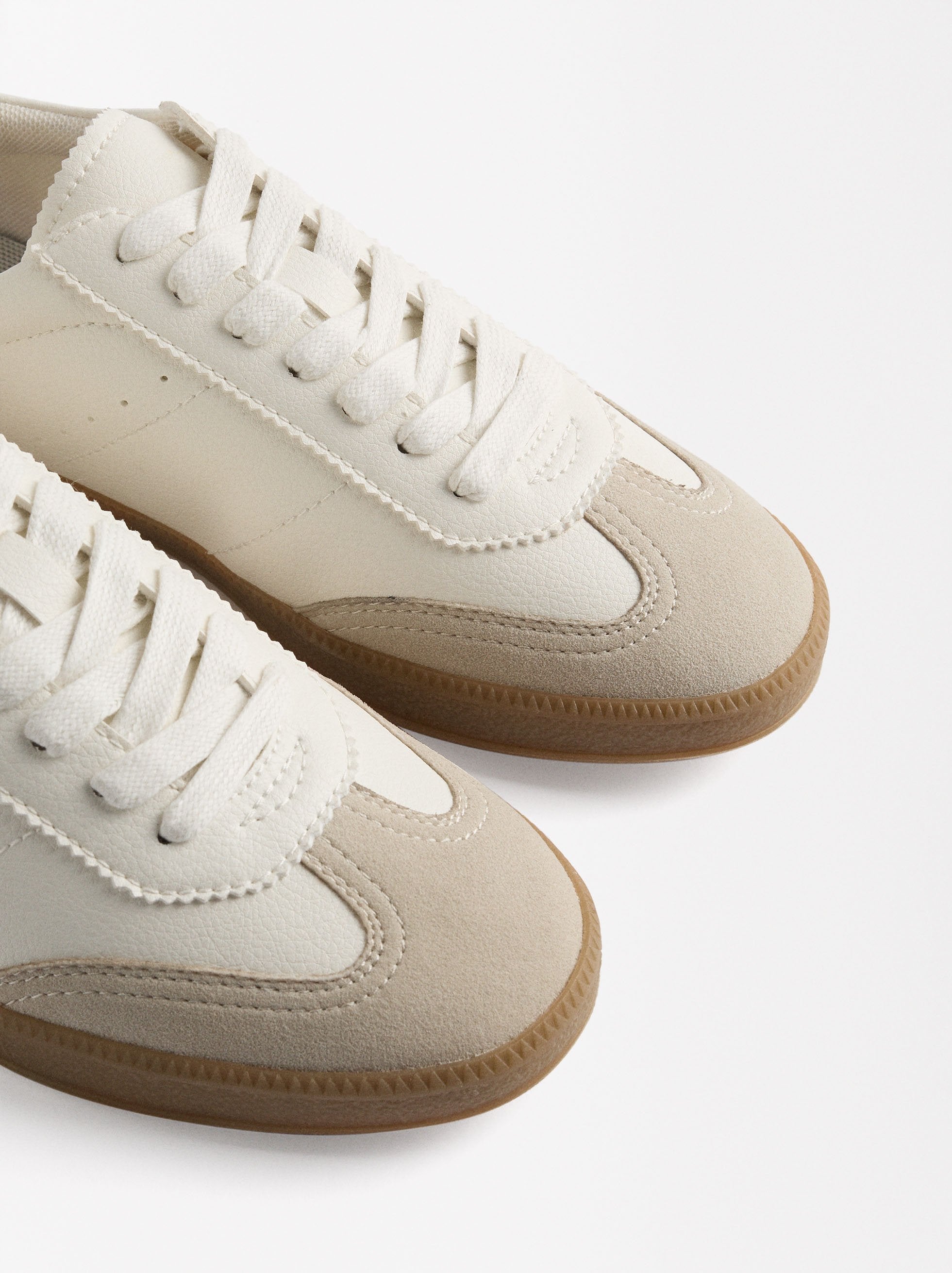 Zapatillas Con Contraste