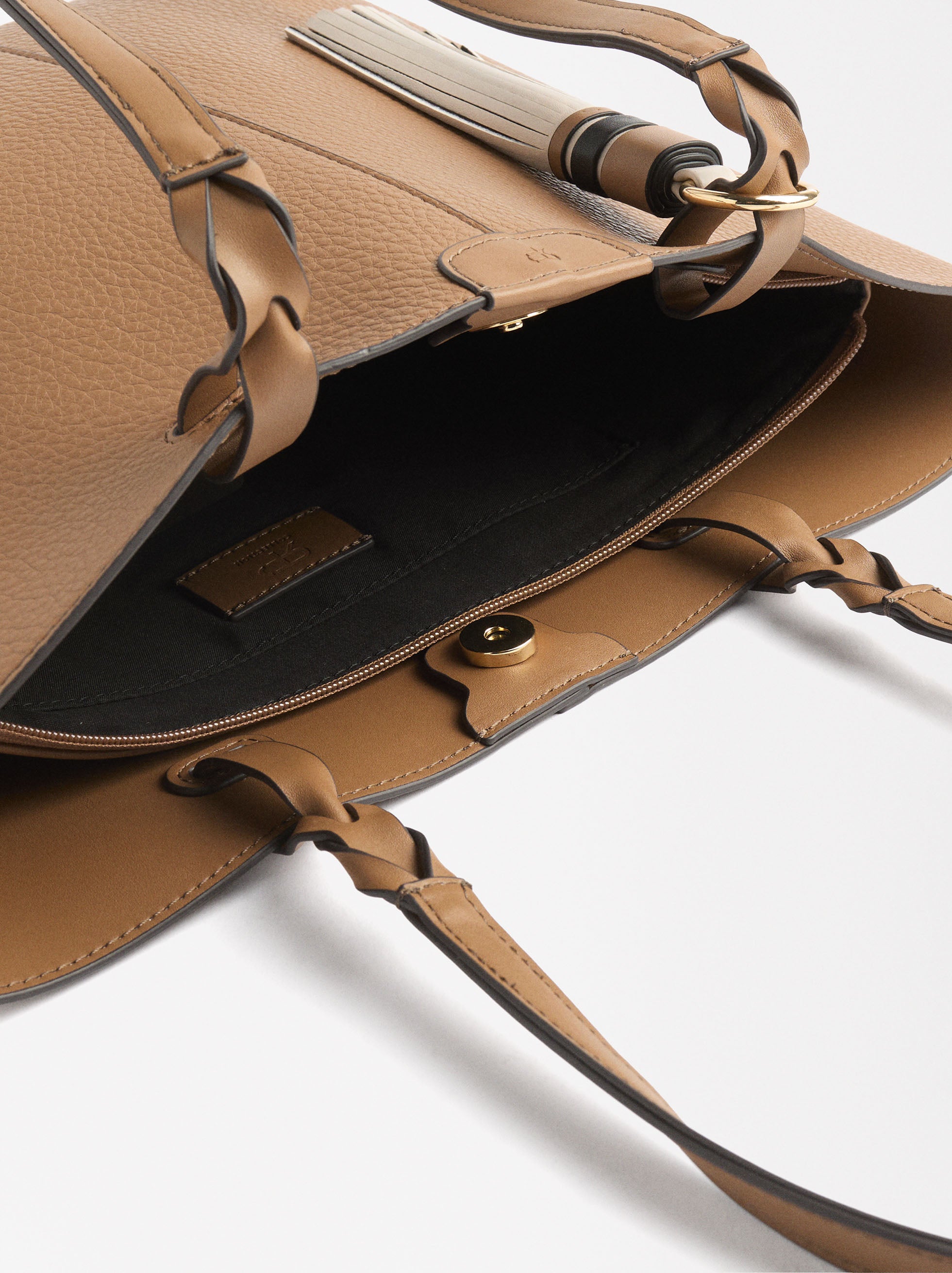Bolso Shopper Con Colgante