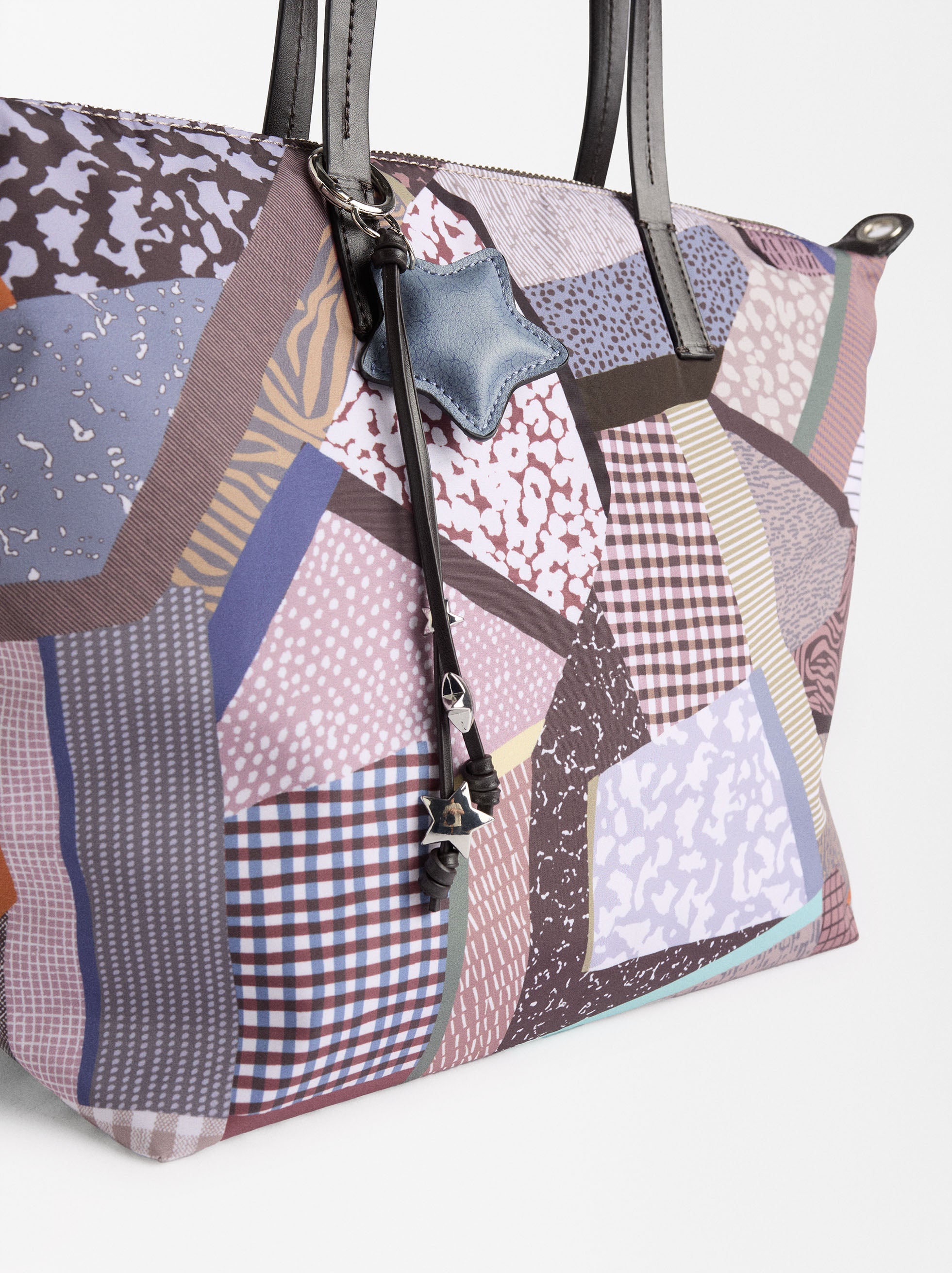 Bolso Shopper De Nylon Estampado