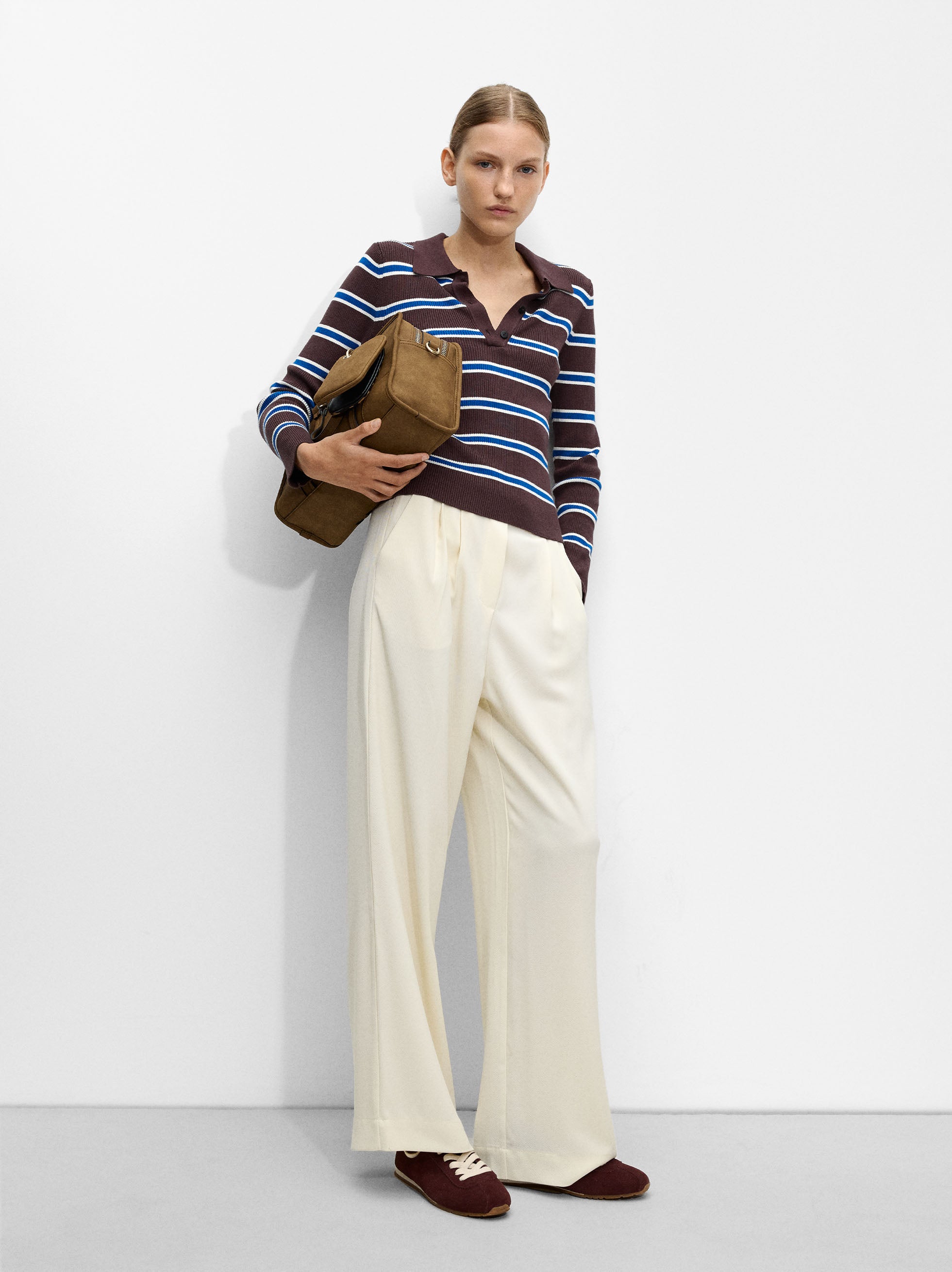 Pantalón Fluido Con Pinzas