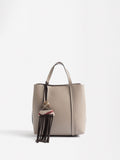 Bolso Tote Con Colgante De Lana