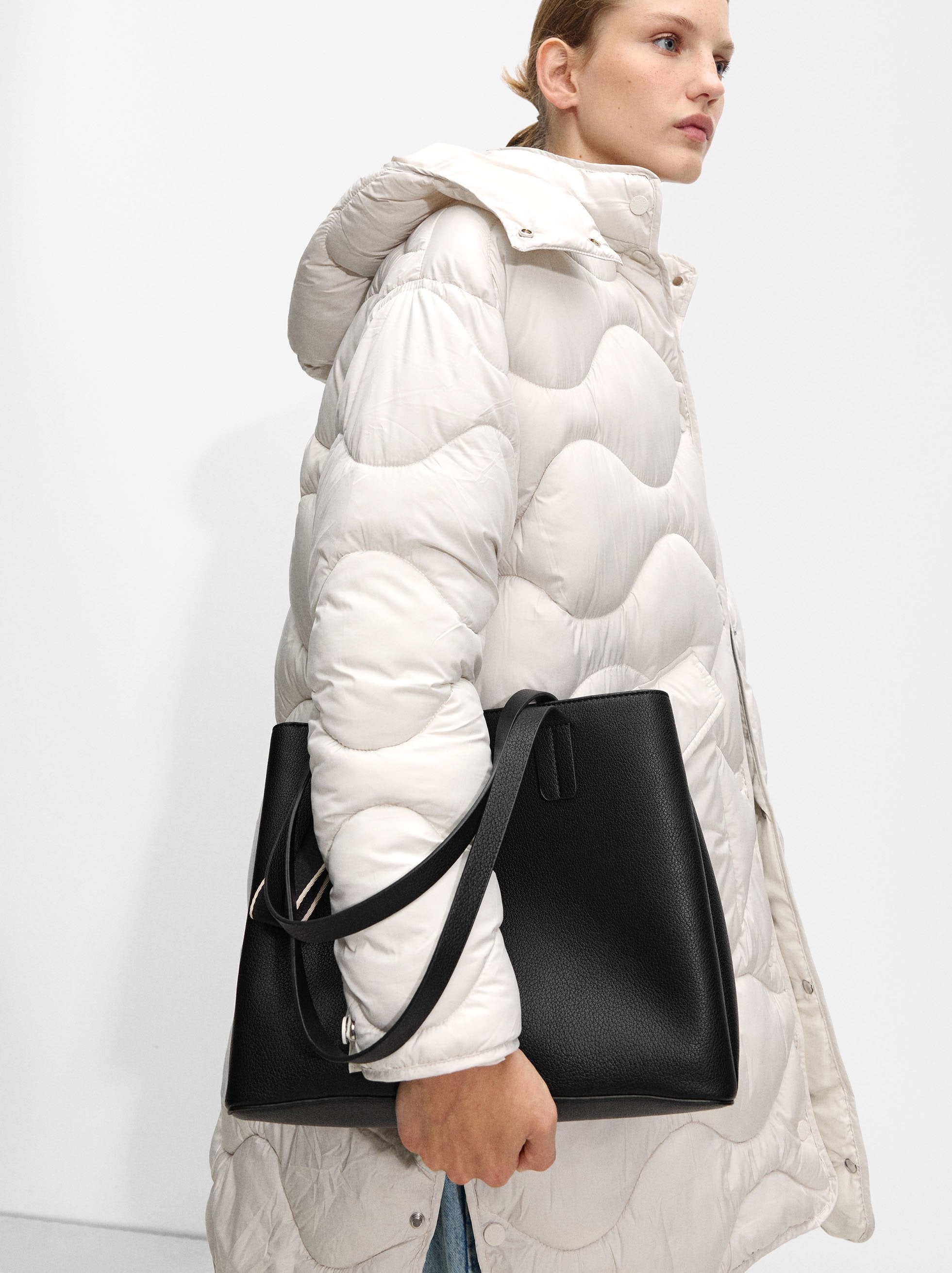 Cartera Tote Con Colgante