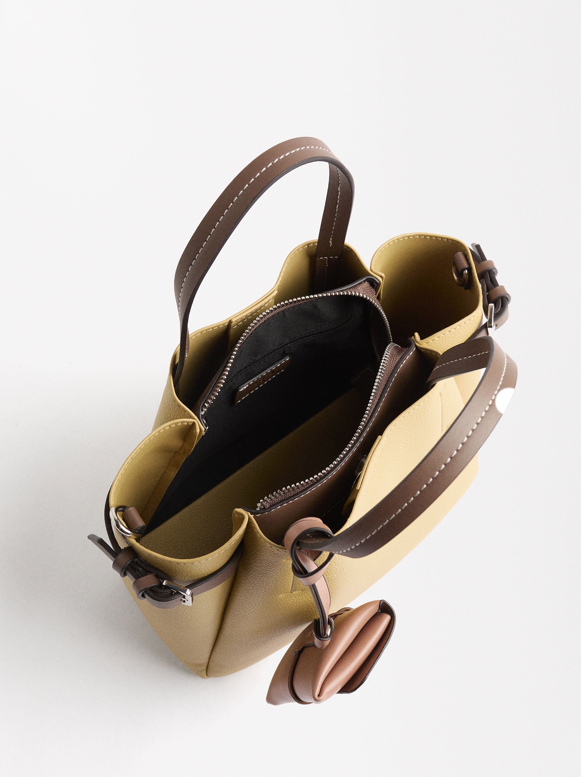 Cartera Tote Con Colgante