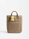 Mochila De Nylon Con Colgante