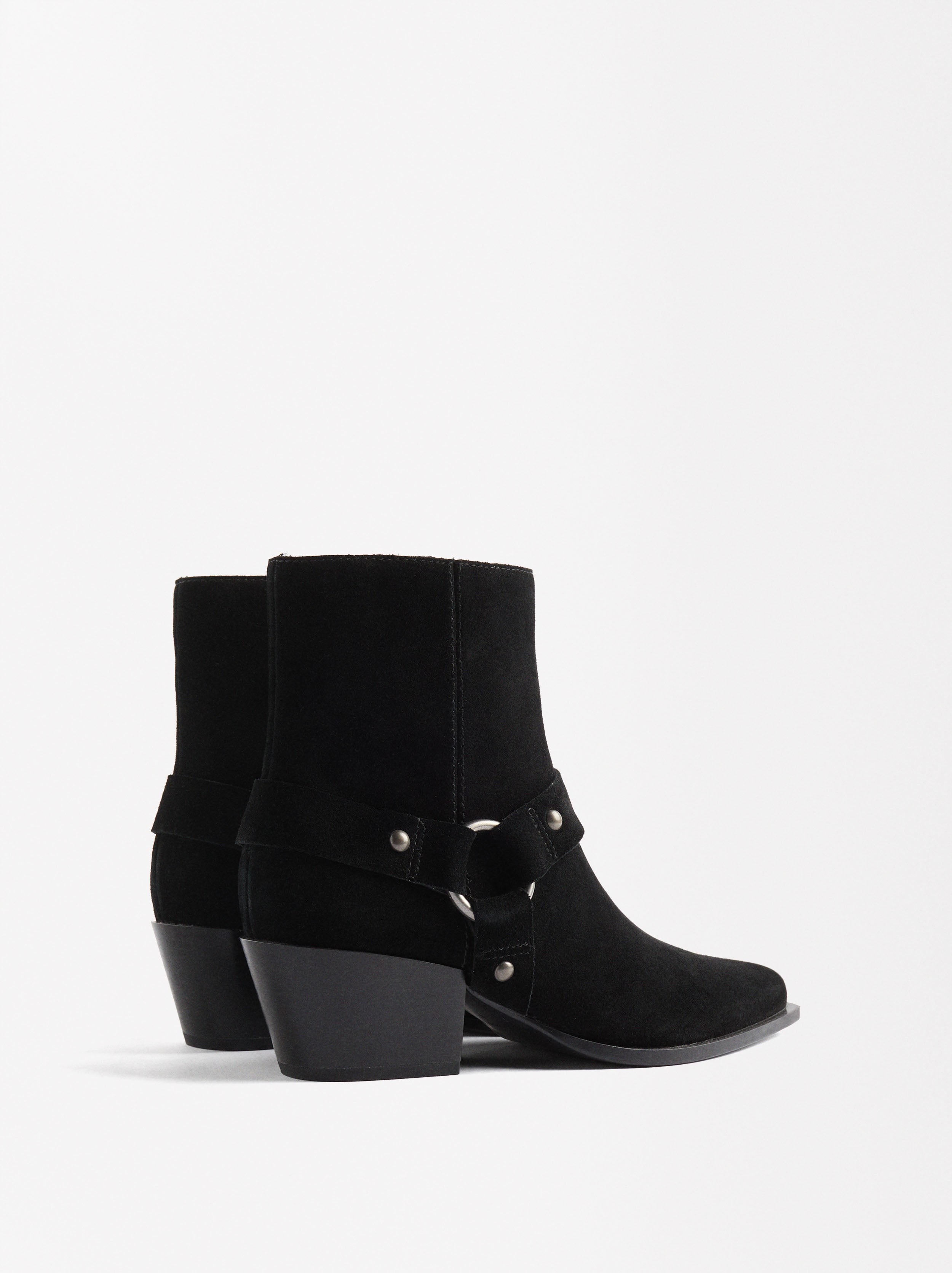Botines De Piel Cowboy Con Aro Y Tachuelas