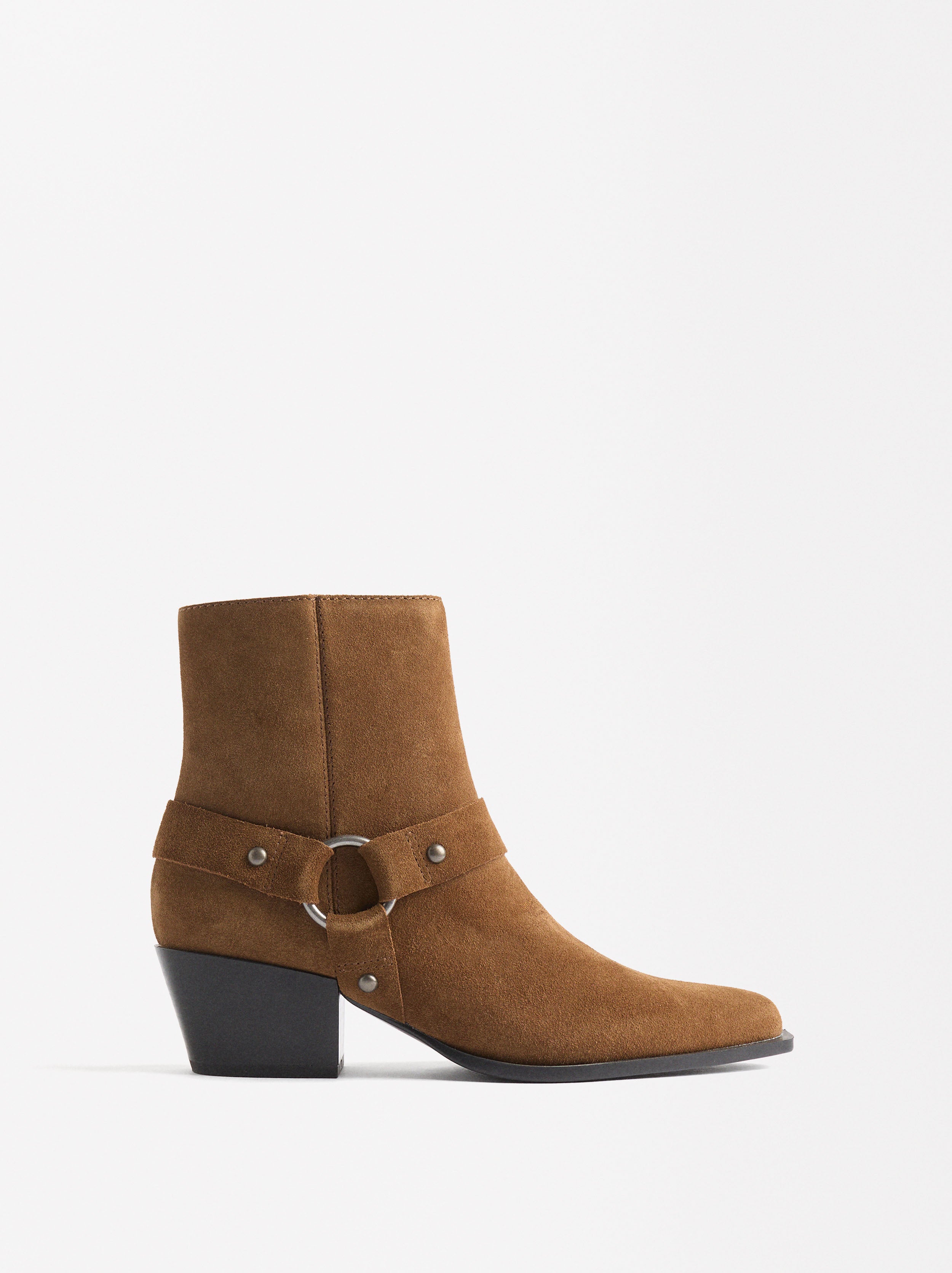 Botines De Piel Cowboy Con Aro Y Tachuelas