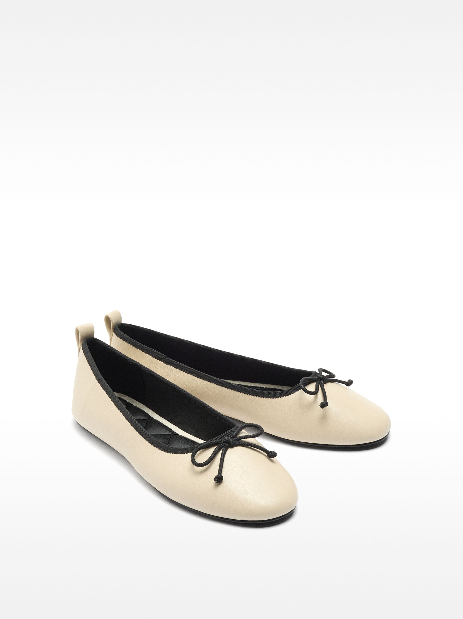 Bailarinas Con Lazo
