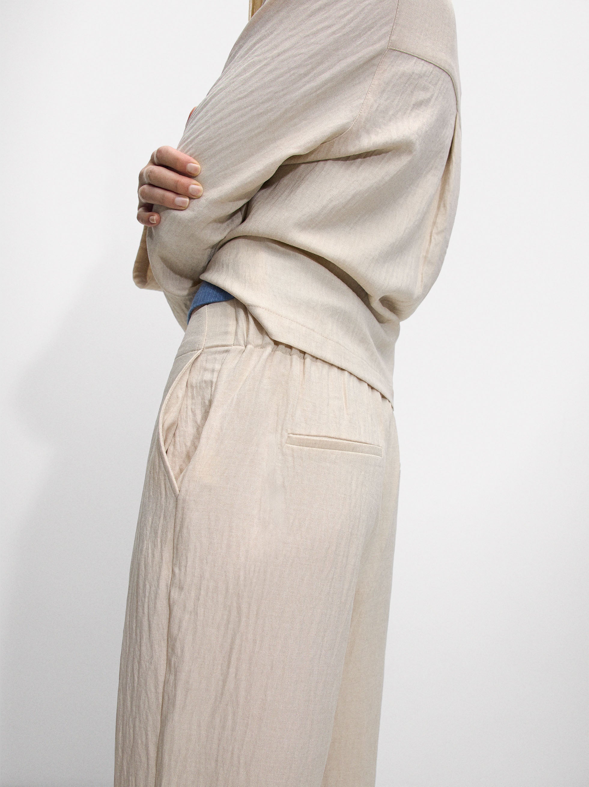 Pantalón Fluido Con Efecto Arrugado