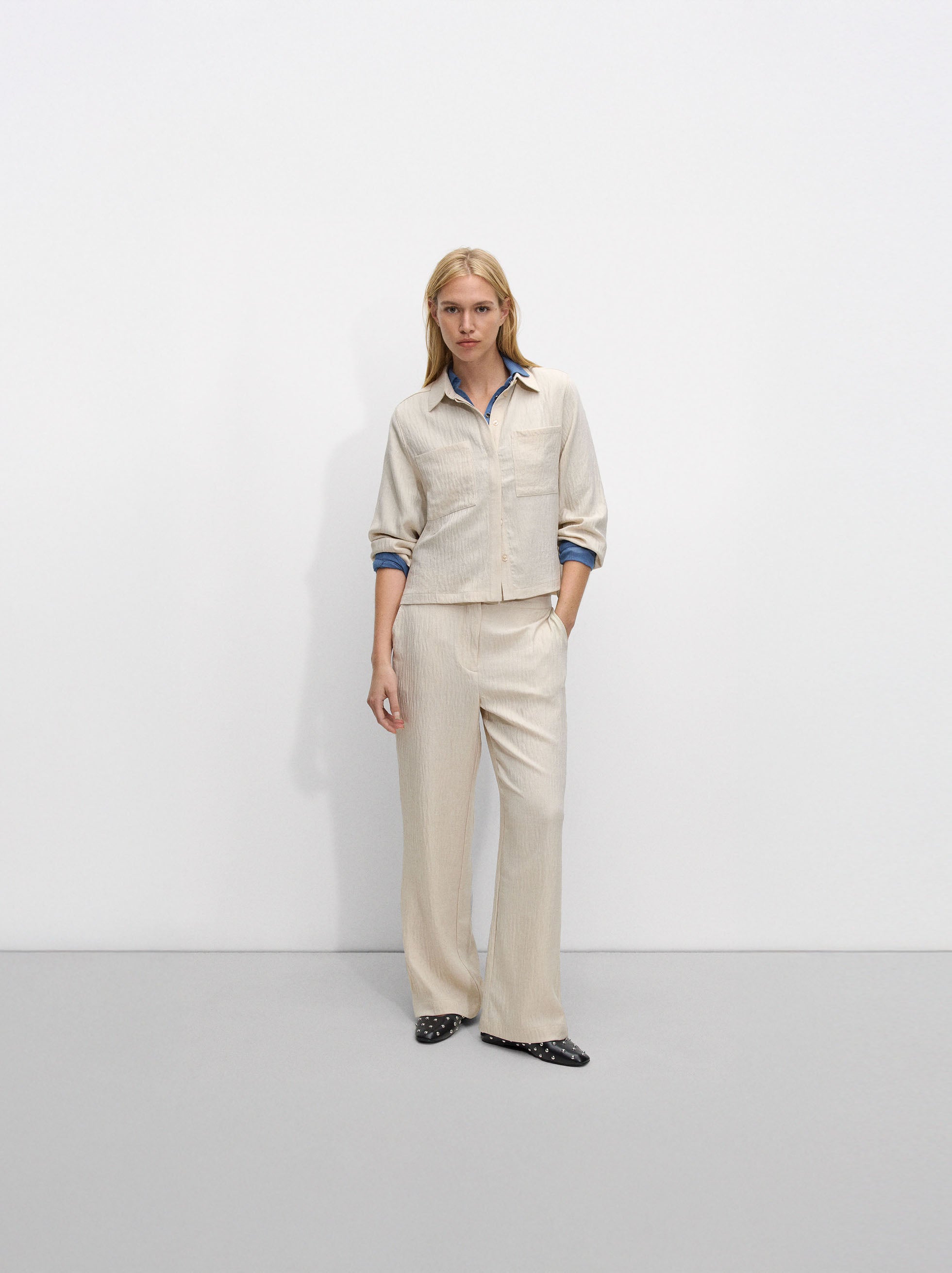 Pantalón Fluido Con Efecto Arrugado