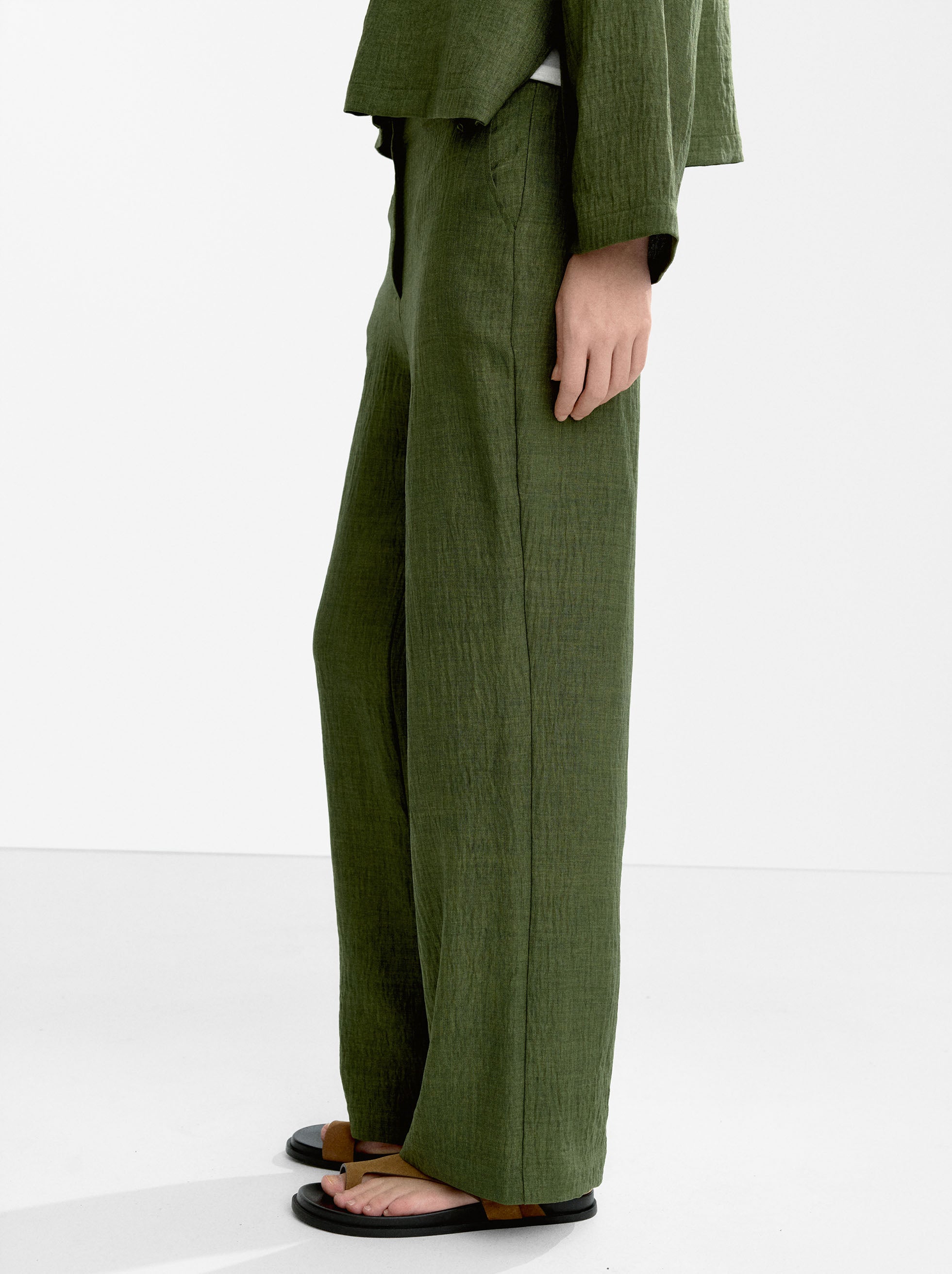 Pantalón Fluido Con Efecto Arrugado