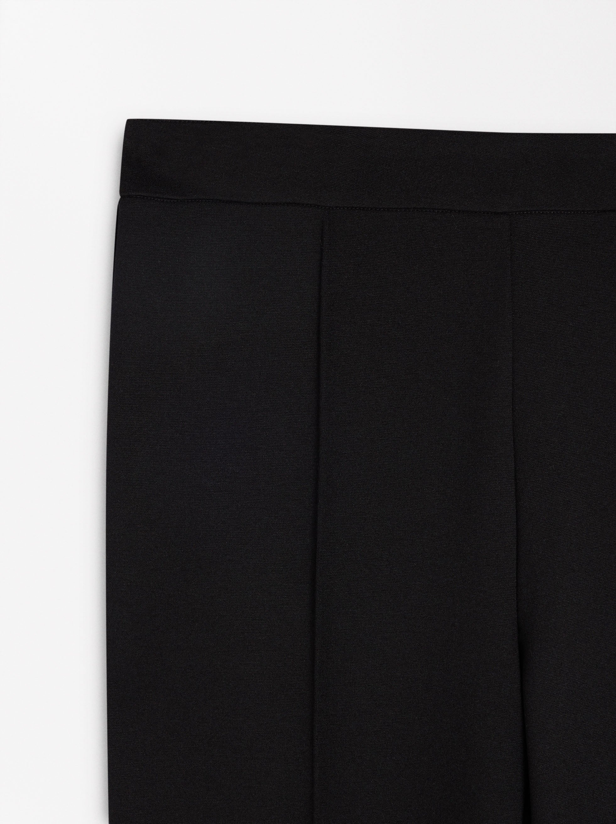 Pantalón Con Detalle De Costuras