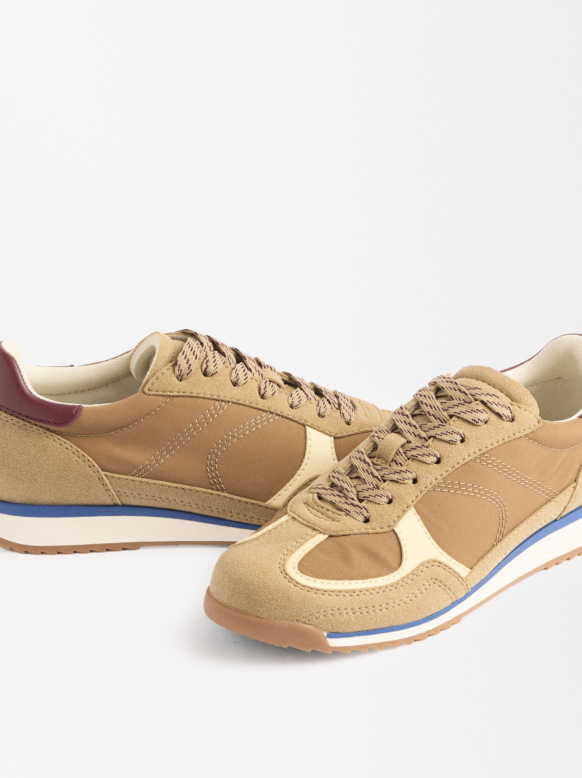 Zapatillas Combinadas Con Efecto Serraje