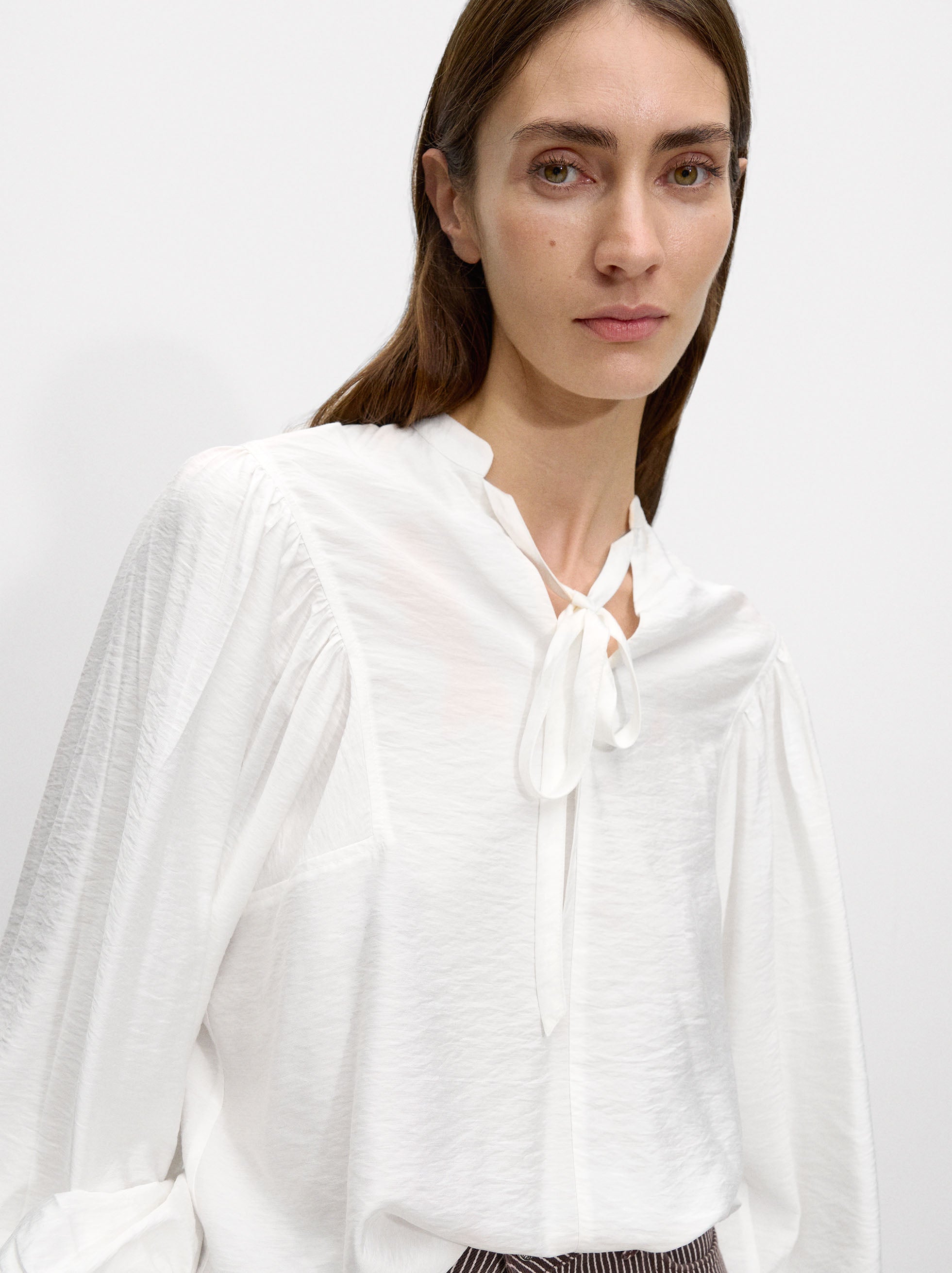 Camisa Con Manga Abullonada