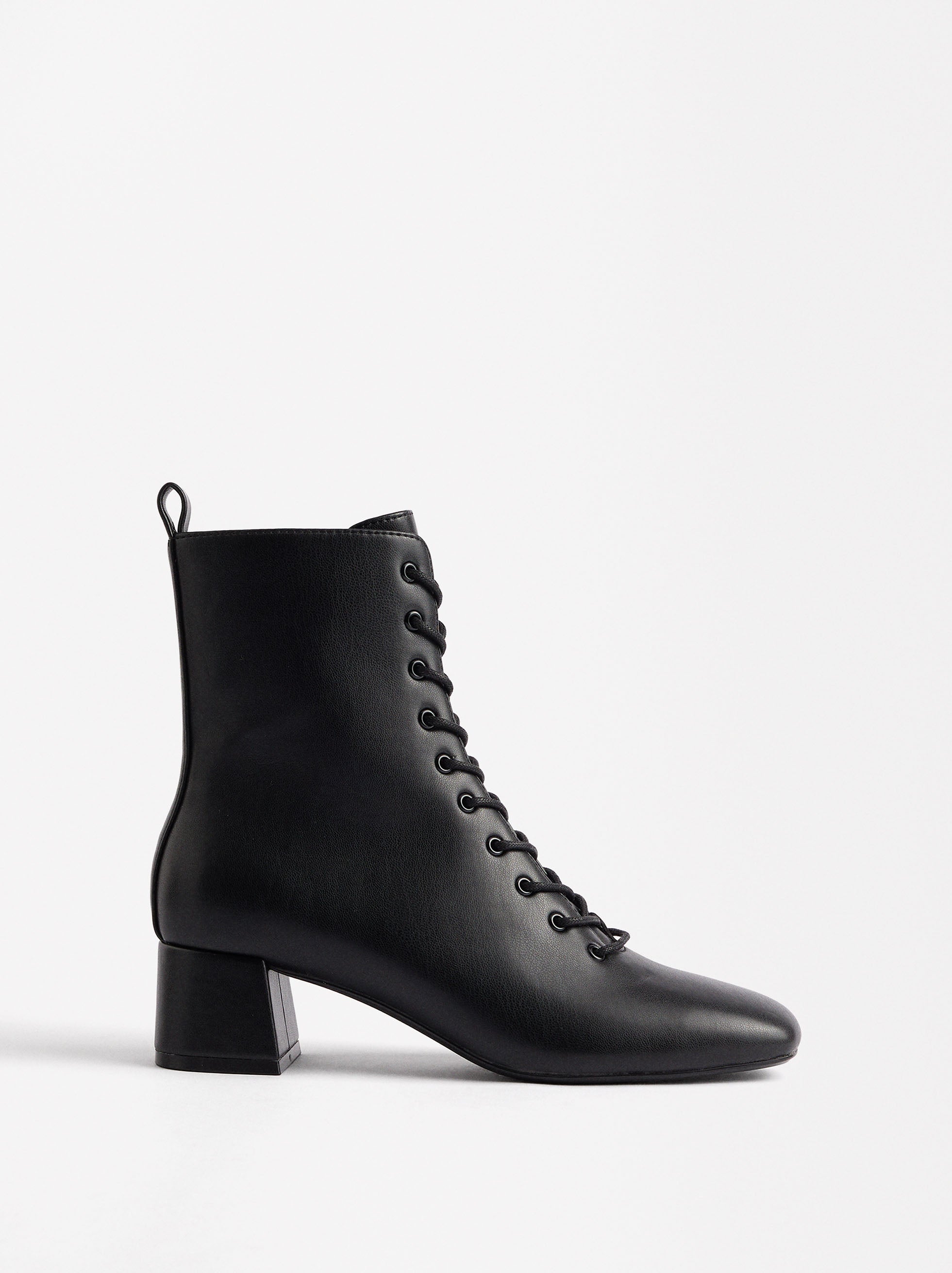 Botines De Tacón Con Cordones