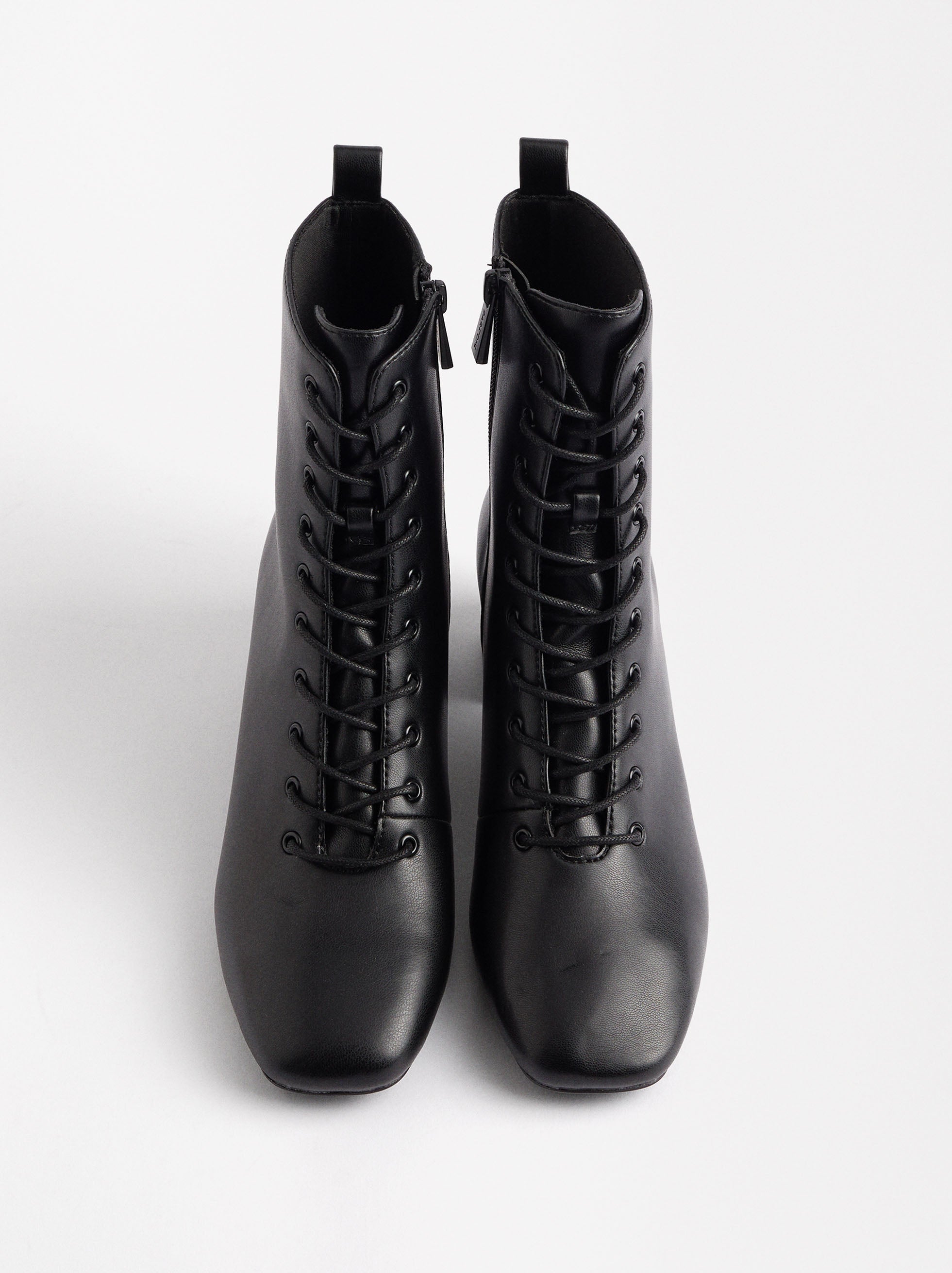 Botines De Tacón Con Cordones