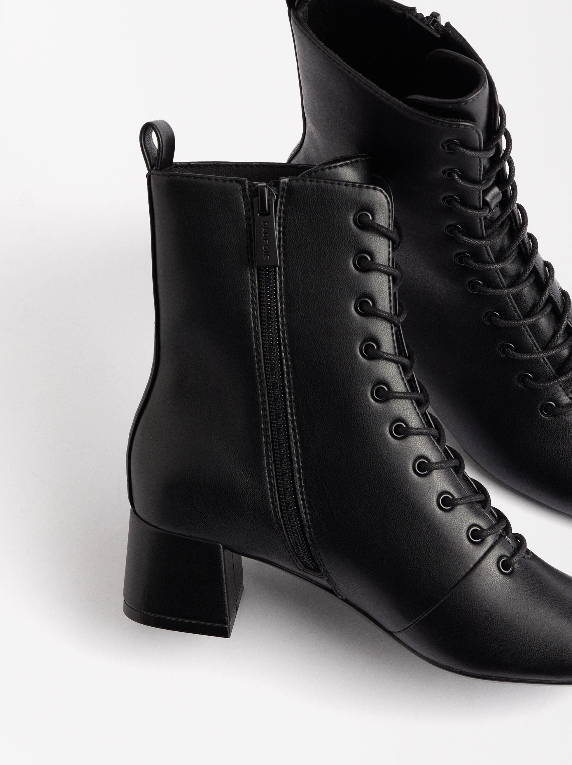 Botines De Tacón Con Cordones