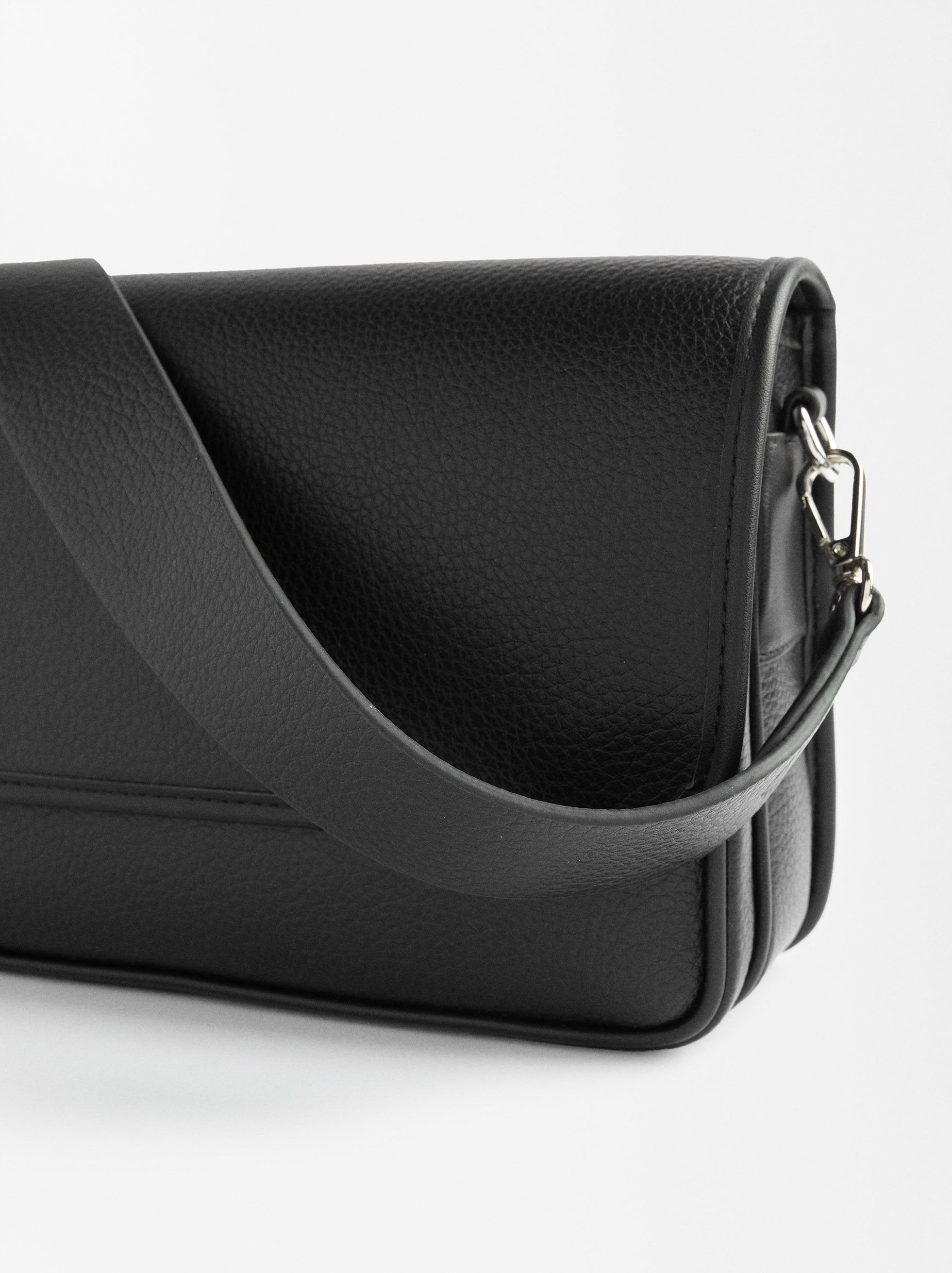 Bolso De Hombro Con Textura